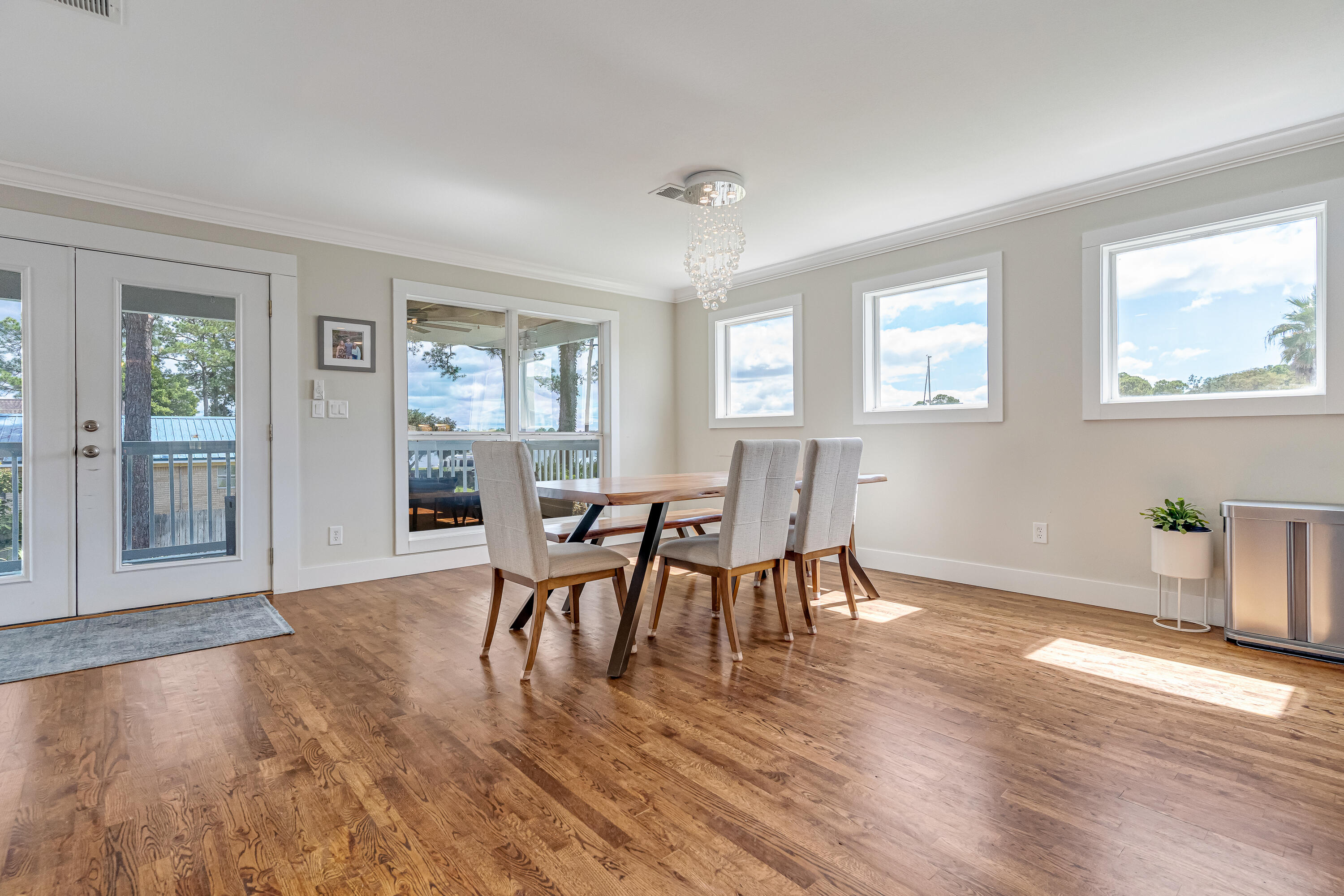 PINECREST - Residential