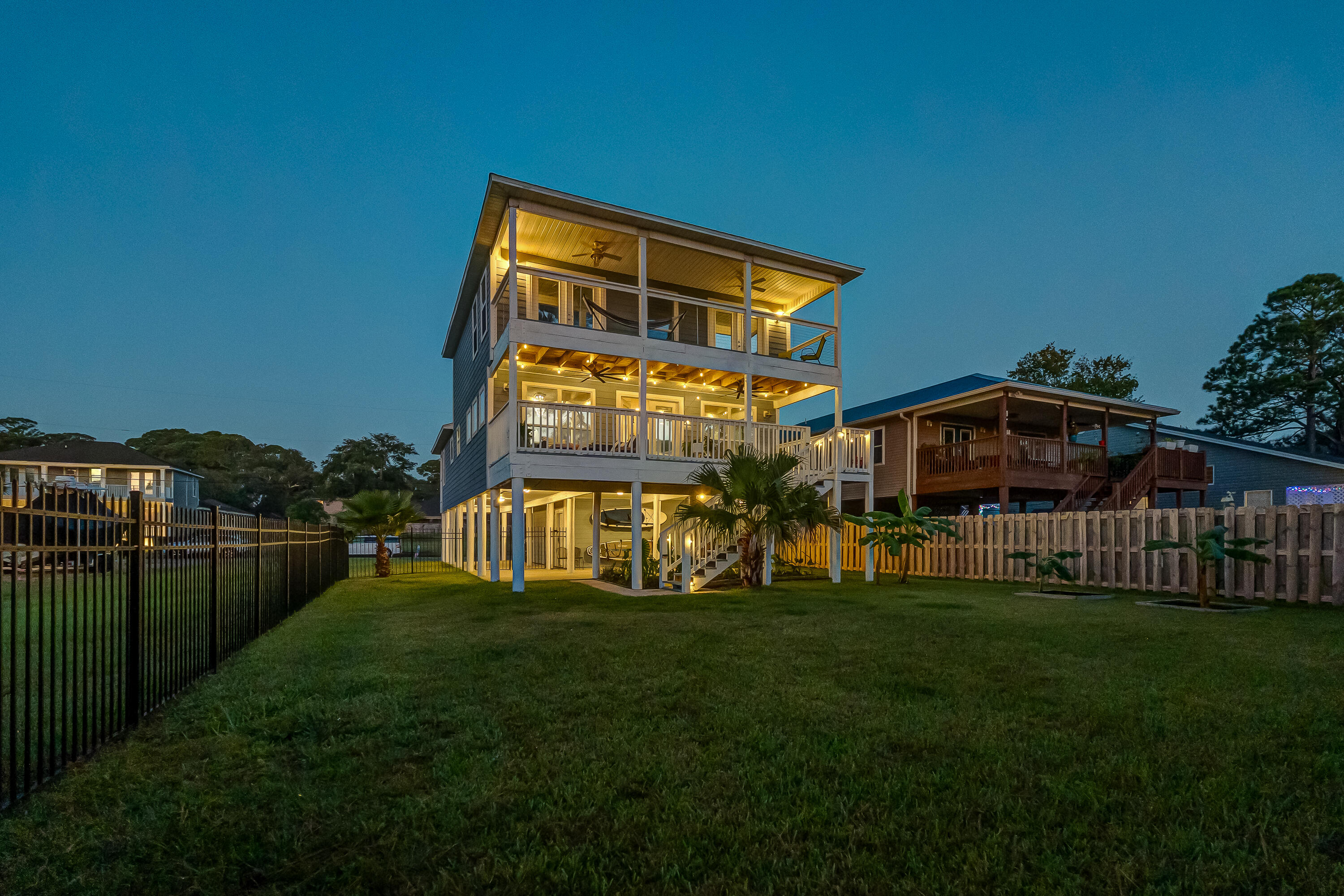 PINECREST - Residential