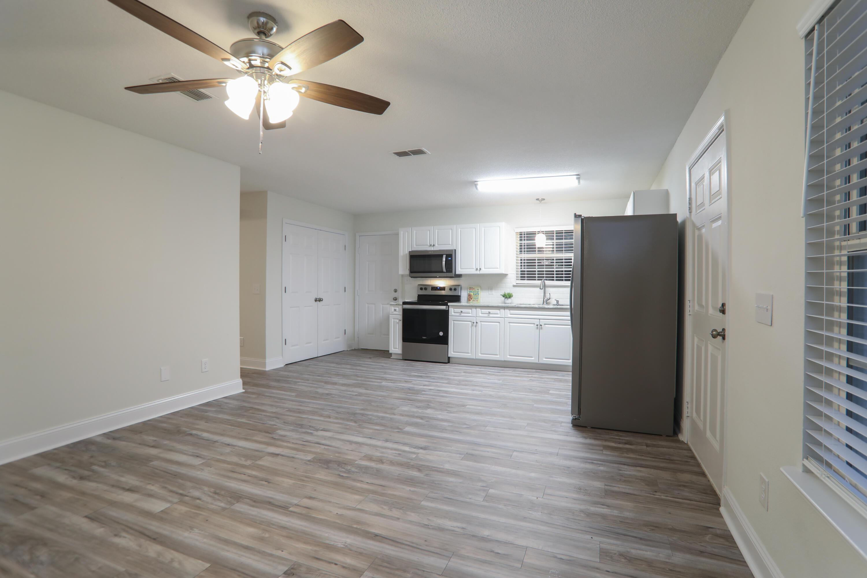 LEGEND POINTE ESTATES - Residential