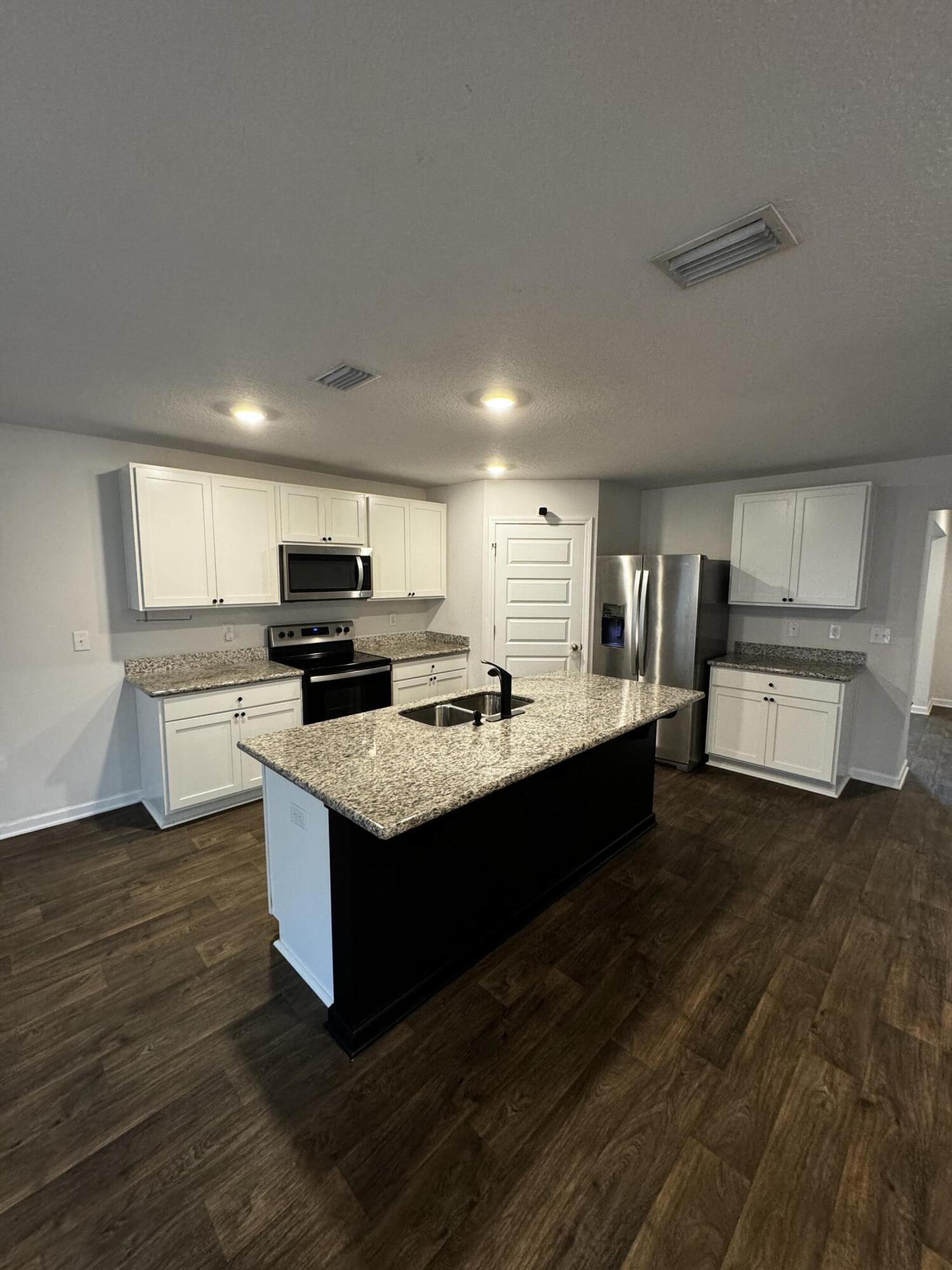 CAMBRIA SUBDIVISION PHASE 2 LOT 10 BLK E AS DES IN OR 4131 PG 274 - Residential