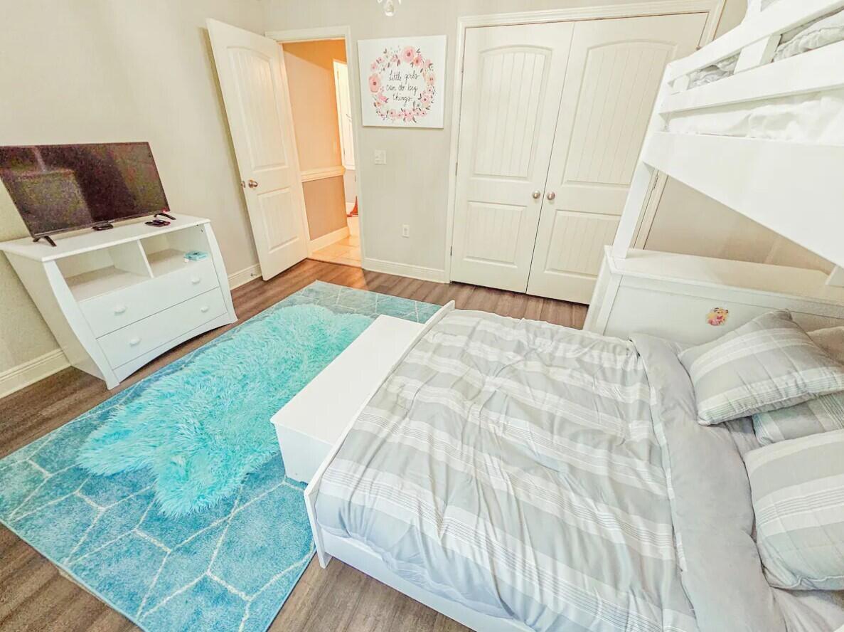 2nd ADD GARNIERS BCH LOT 17 BLK 7 - Residential