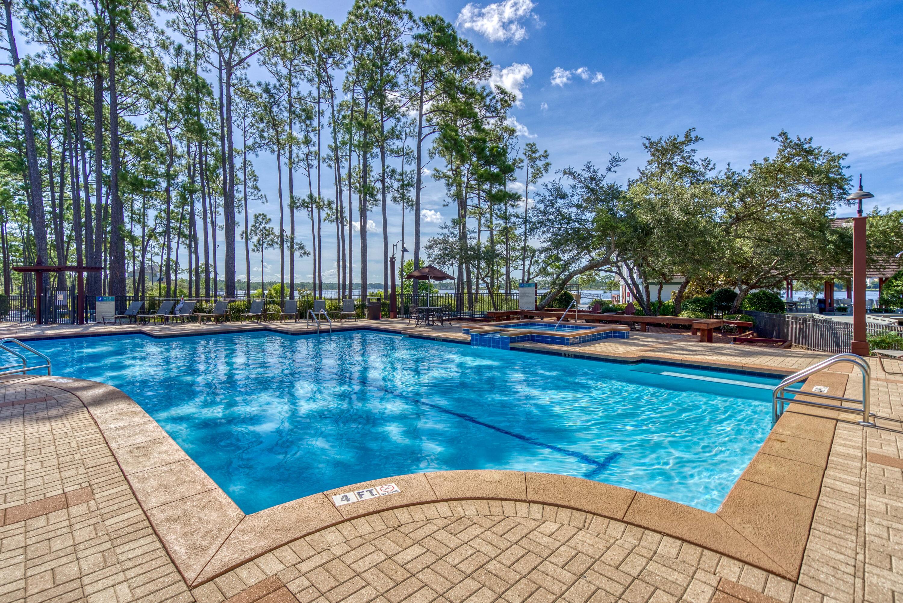 LINKSIDE AT WILD HERON - Residential