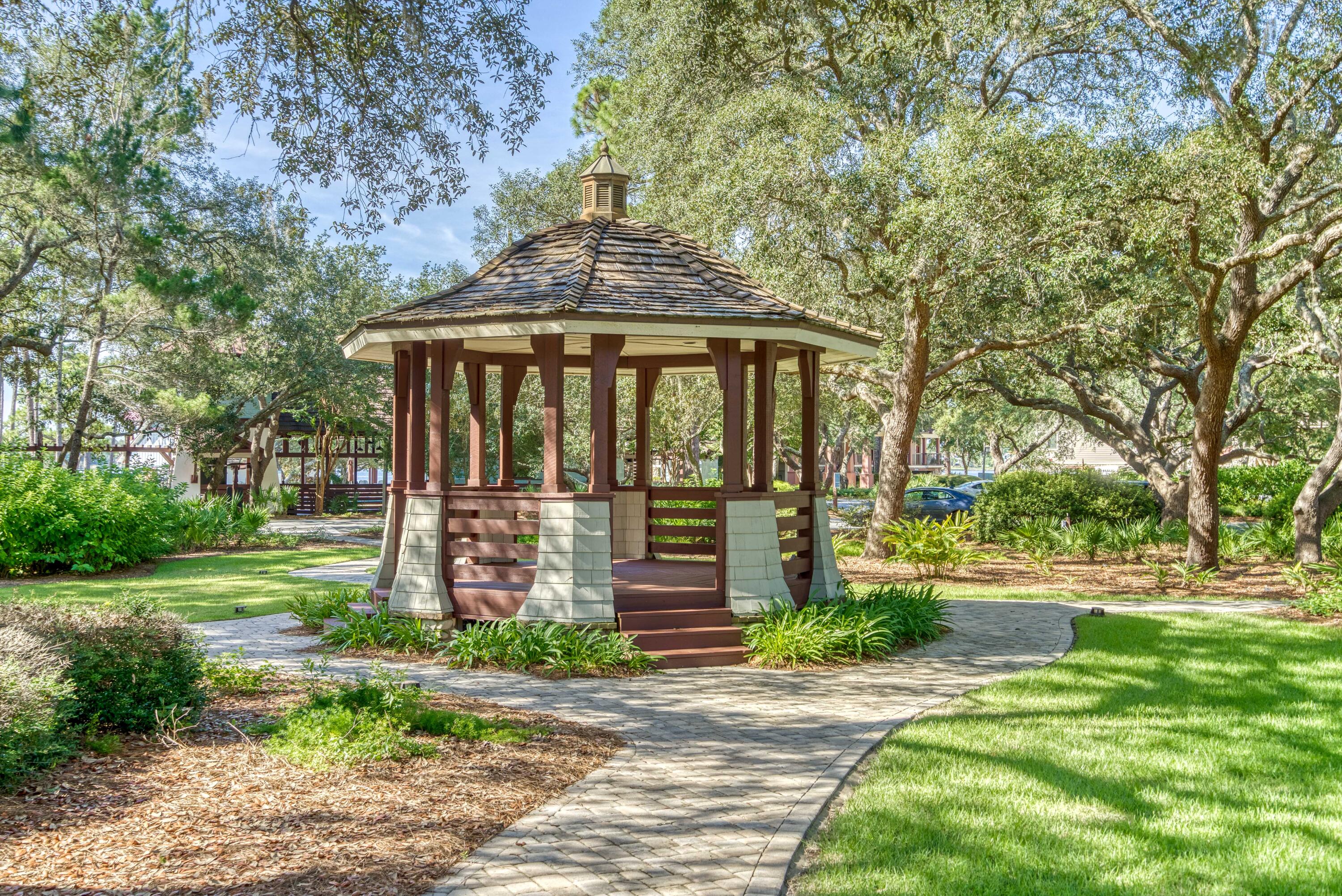 LINKSIDE AT WILD HERON - Residential