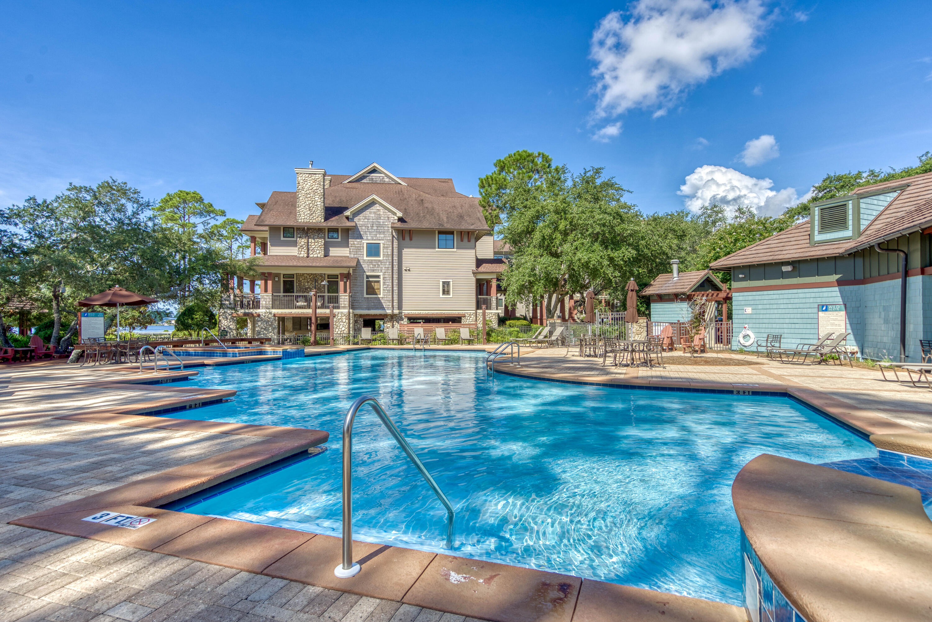 LINKSIDE AT WILD HERON - Residential