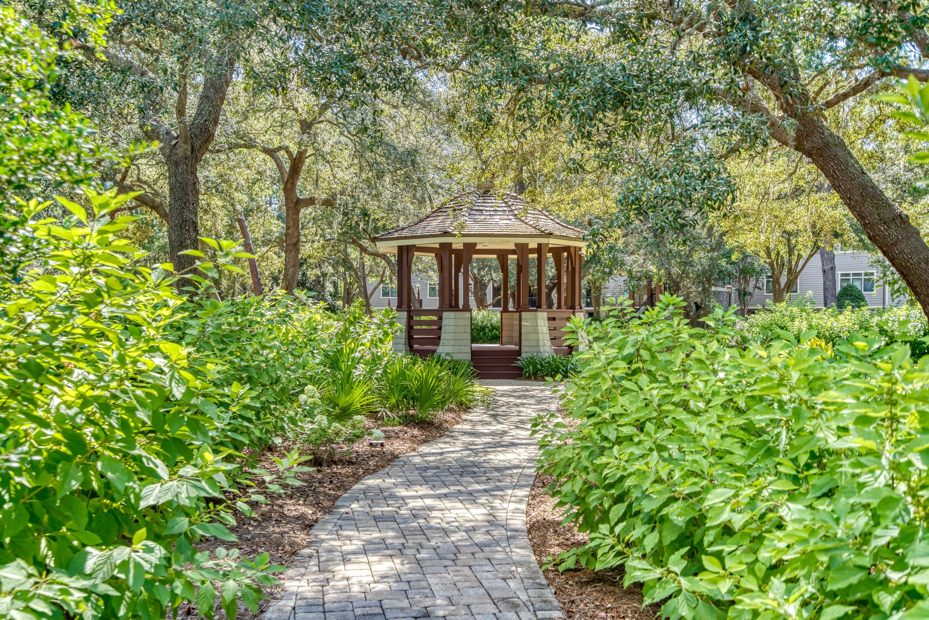 LINKSIDE AT WILD HERON - Residential