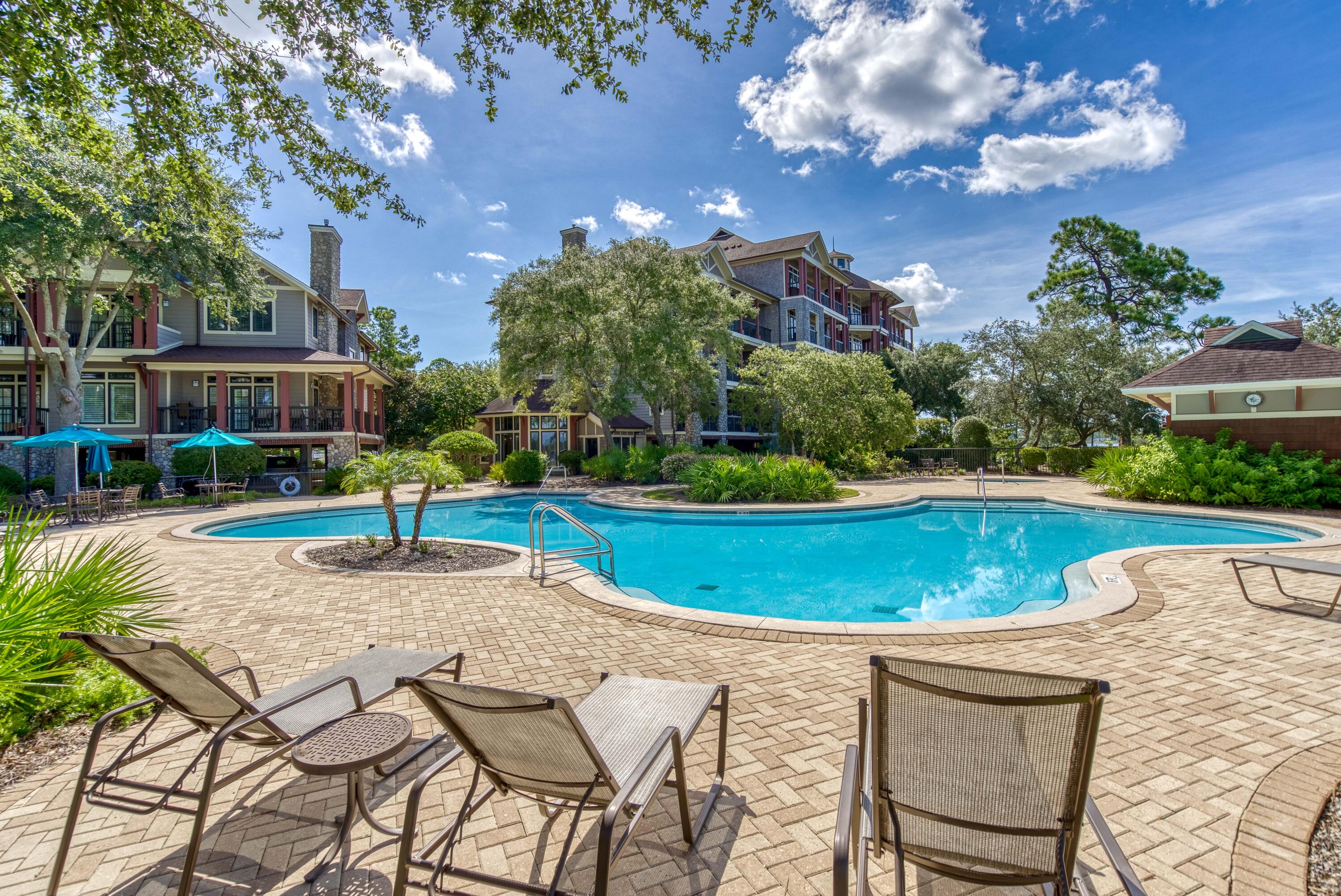 LINKSIDE AT WILD HERON - Residential