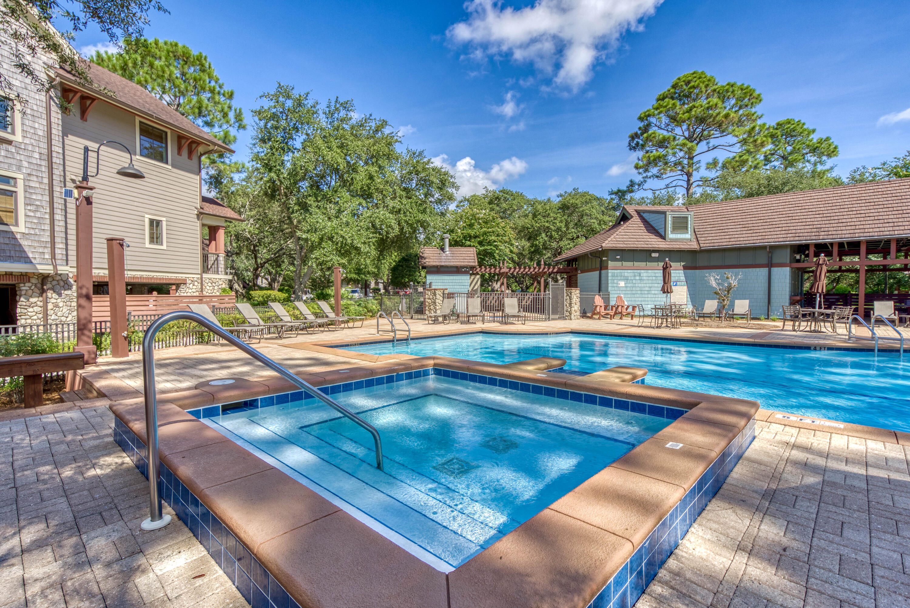 LINKSIDE AT WILD HERON - Residential