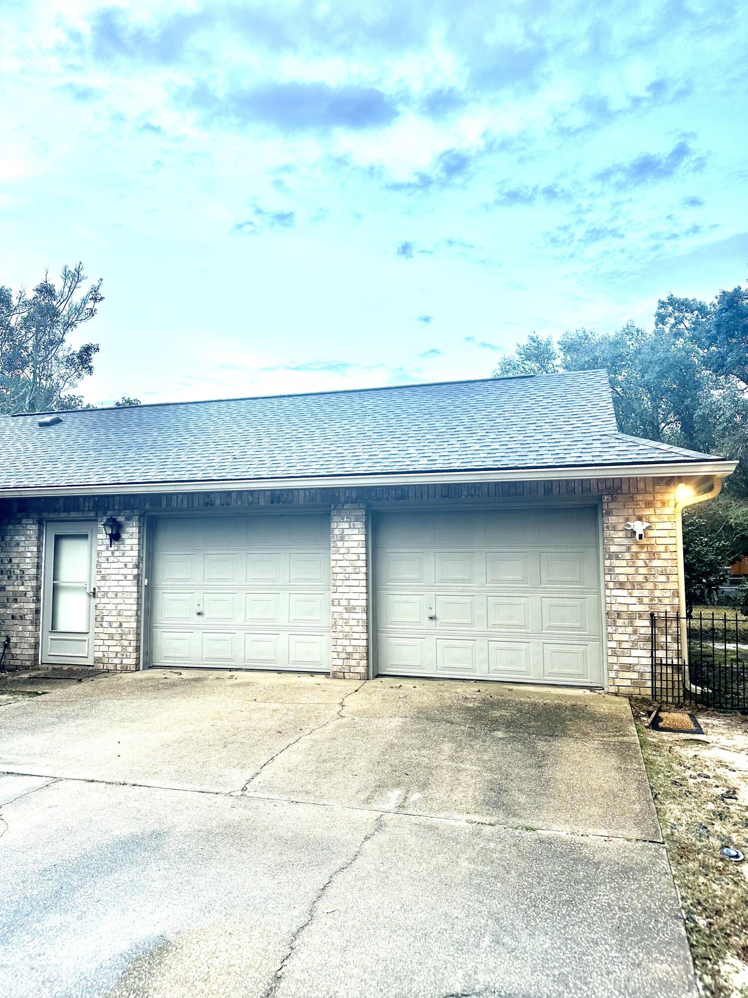 HICKORY SHORES - Residential