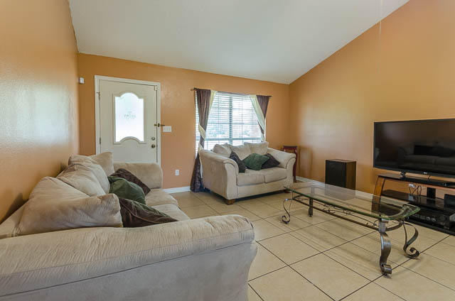 NAVARRE S/D 2ND ADDN - Residential