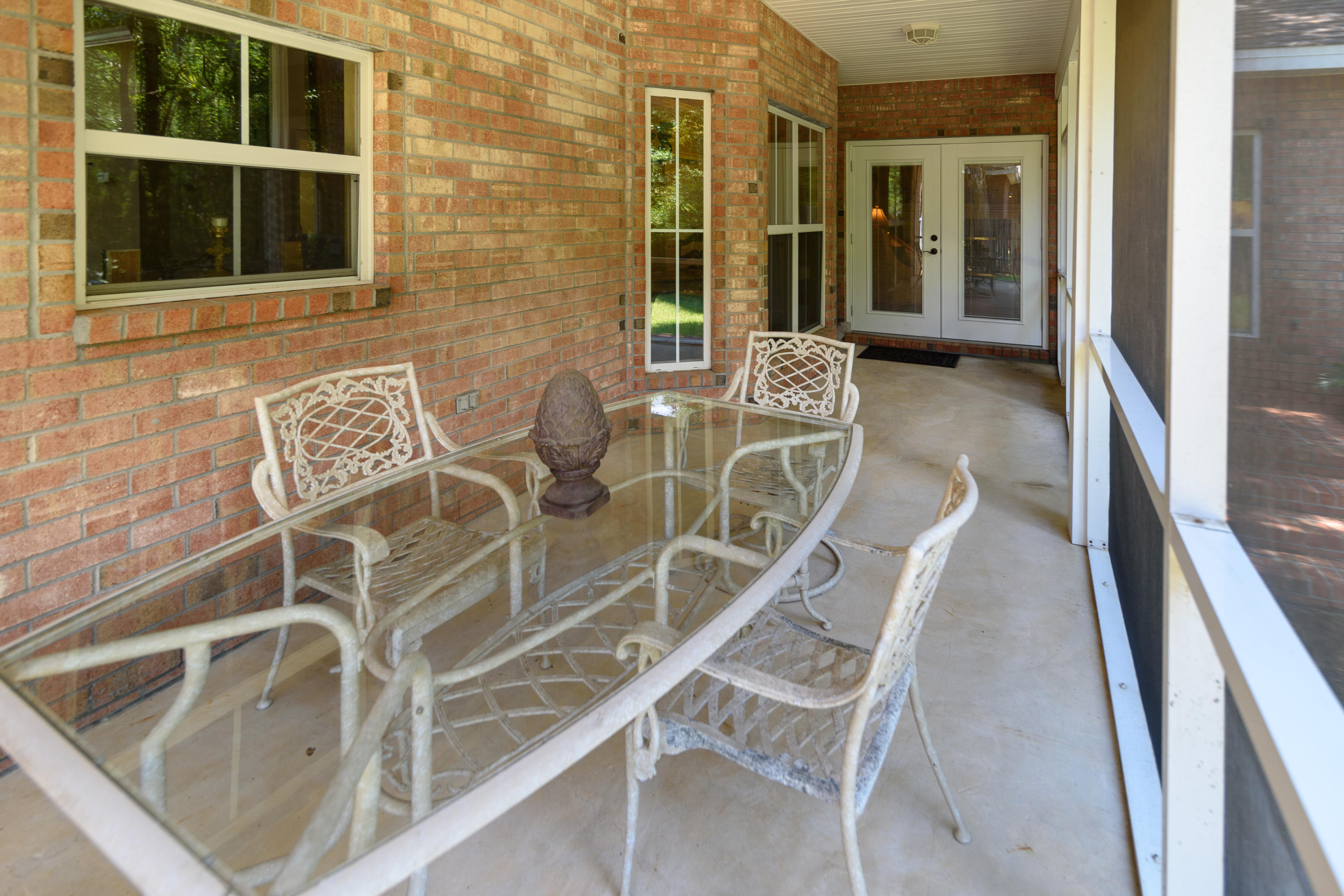 PLANTATION OAKS OF MARY ESTHER - Residential