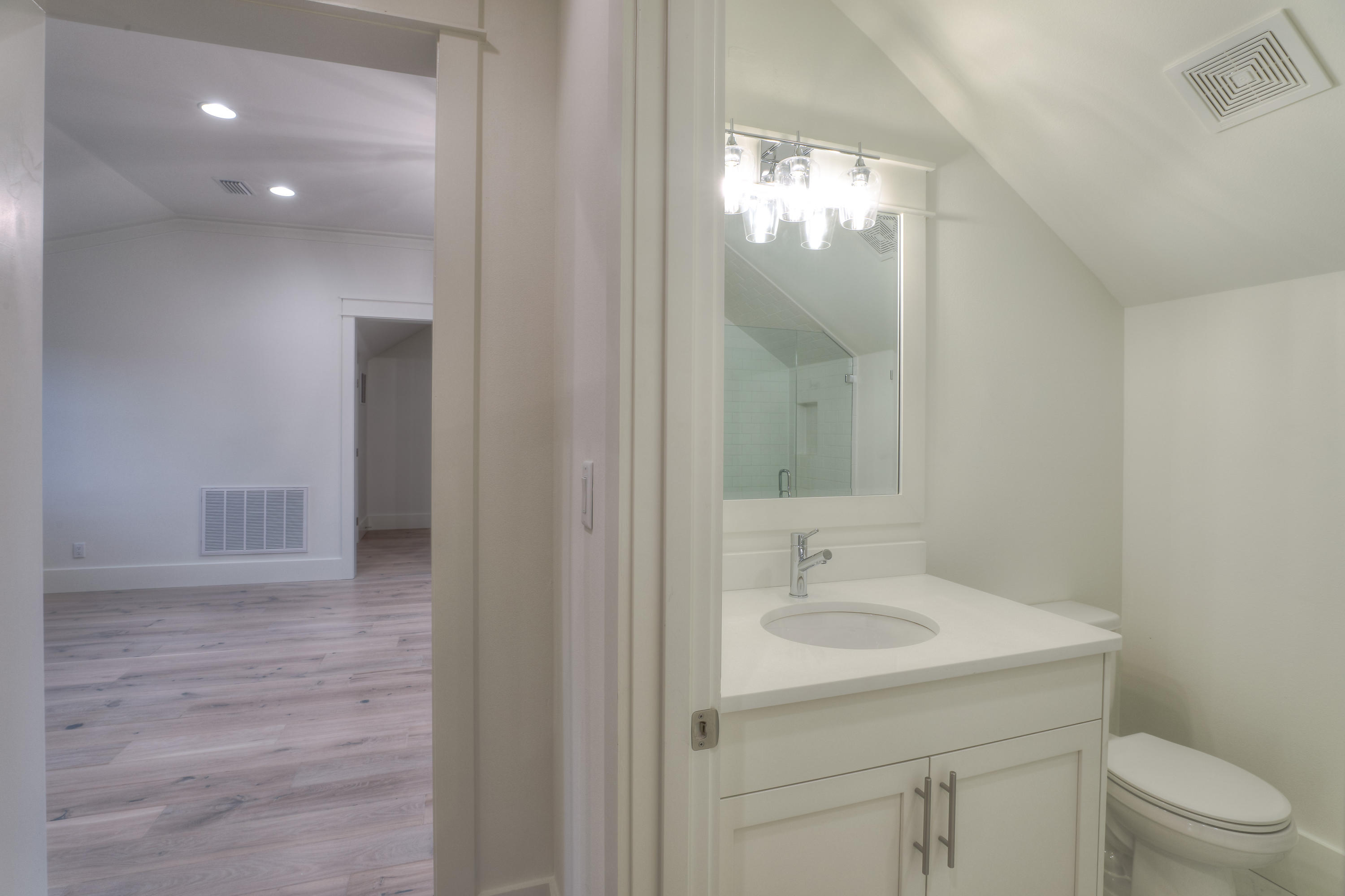 FOREST LAKES - Residential