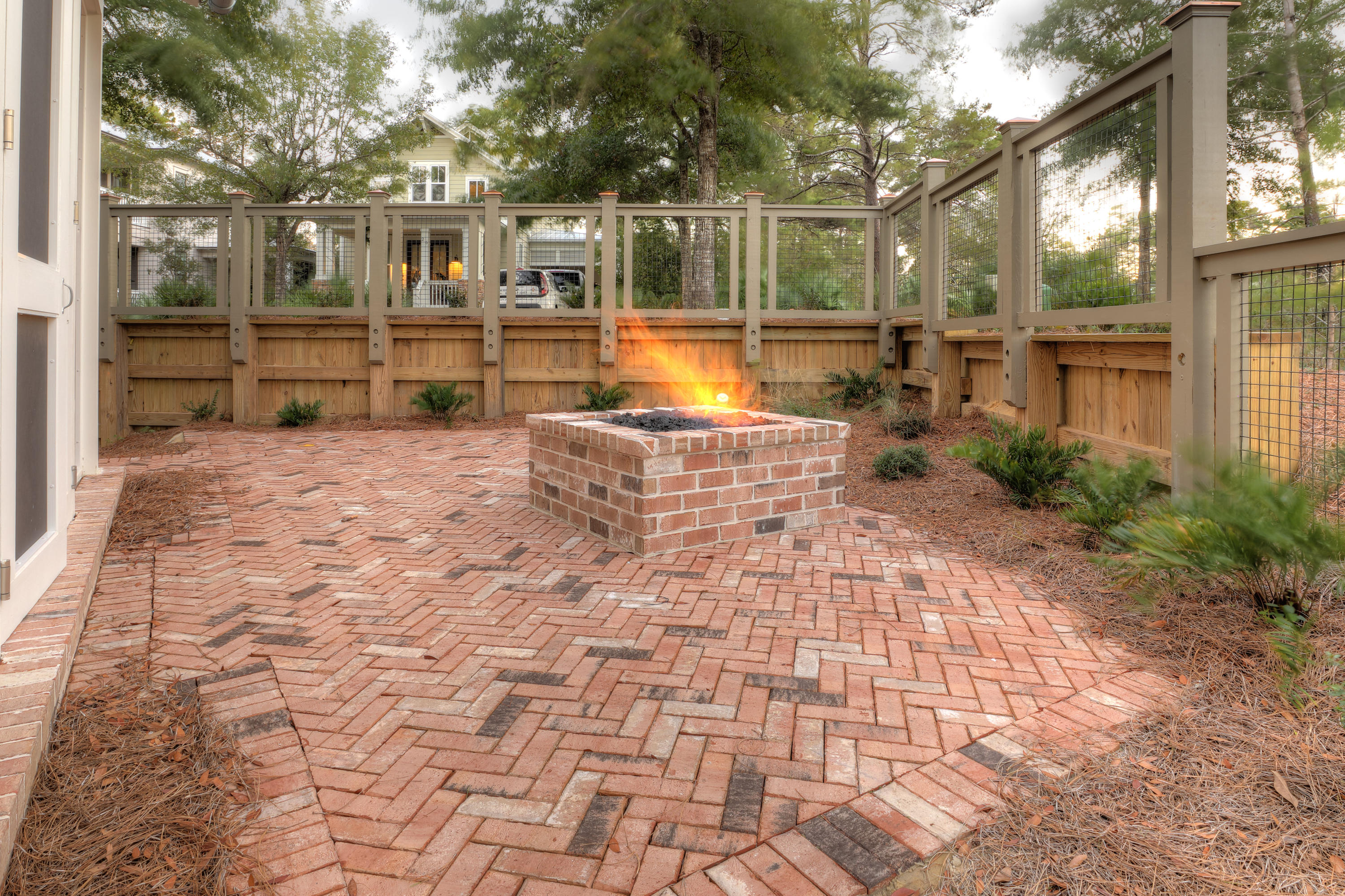 FOREST LAKES - Residential