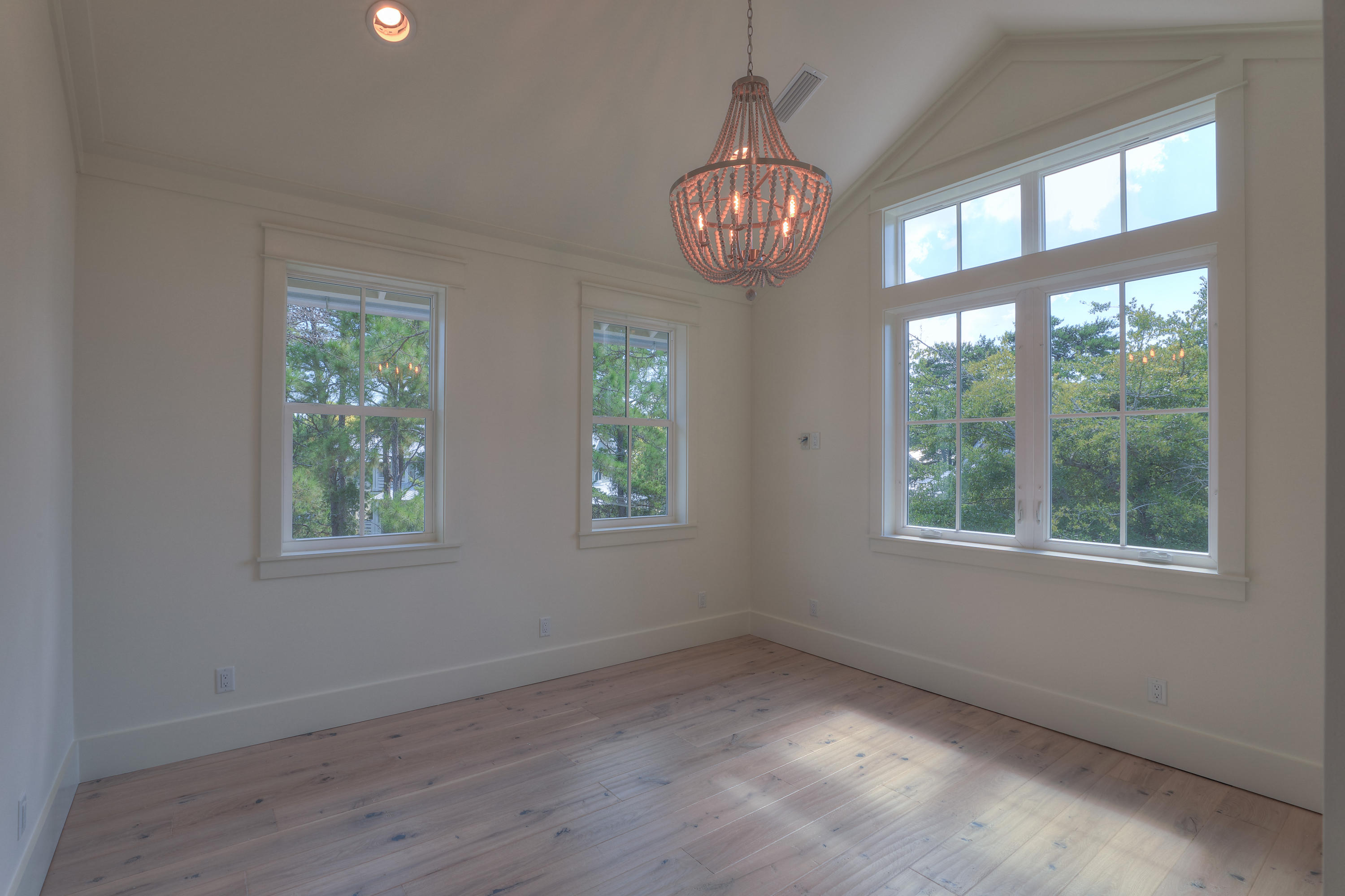 FOREST LAKES - Residential