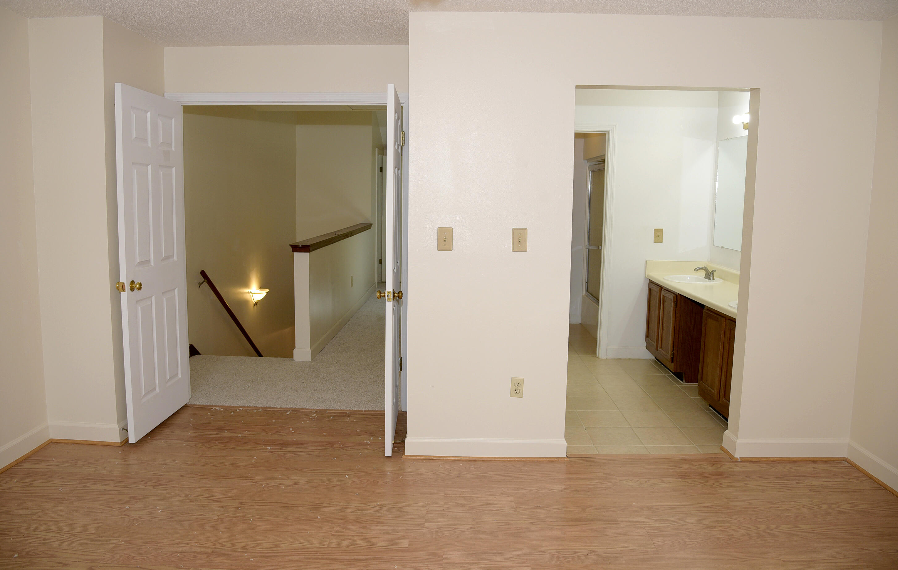 LAKESIDE CONDO AT BLUEWATER BA - Residential