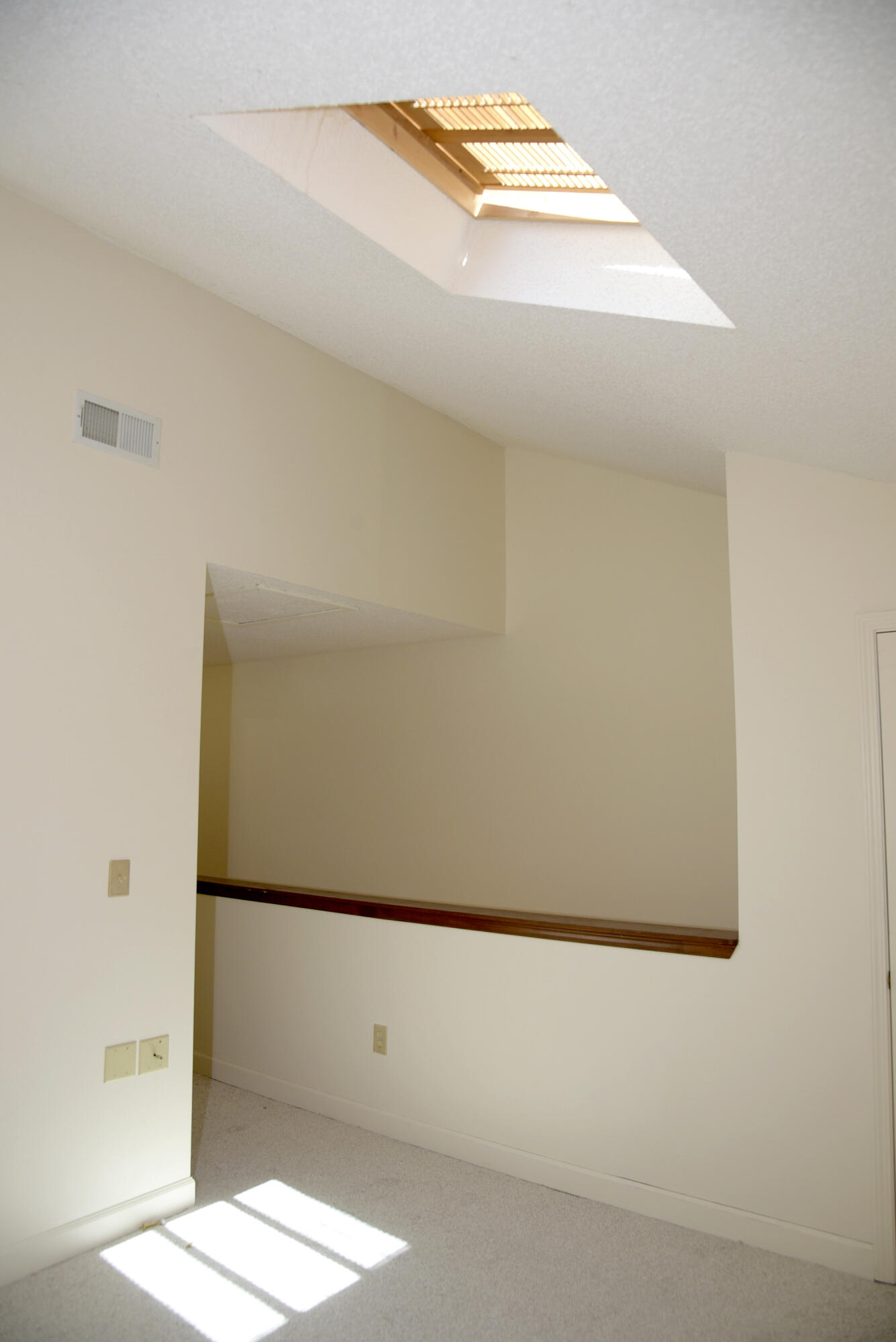 LAKESIDE CONDO AT BLUEWATER BA - Residential