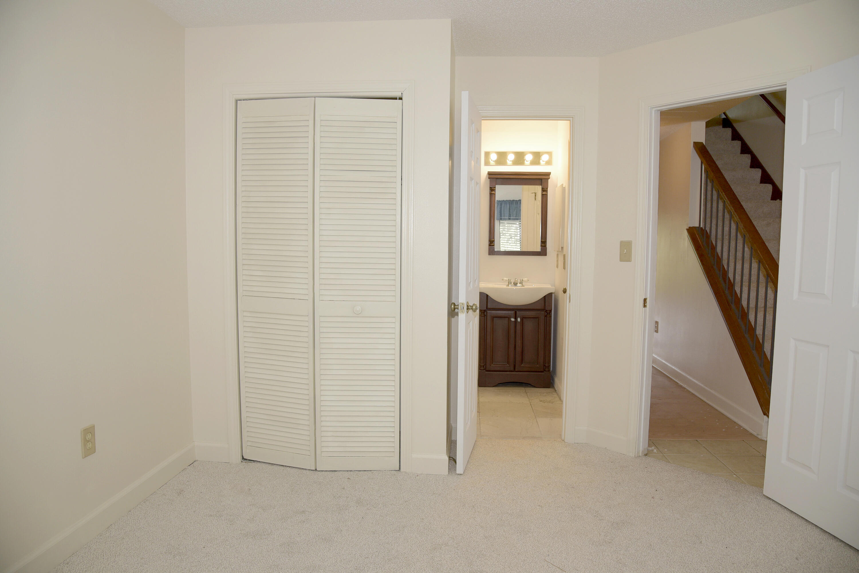 LAKESIDE CONDO AT BLUEWATER BA - Residential