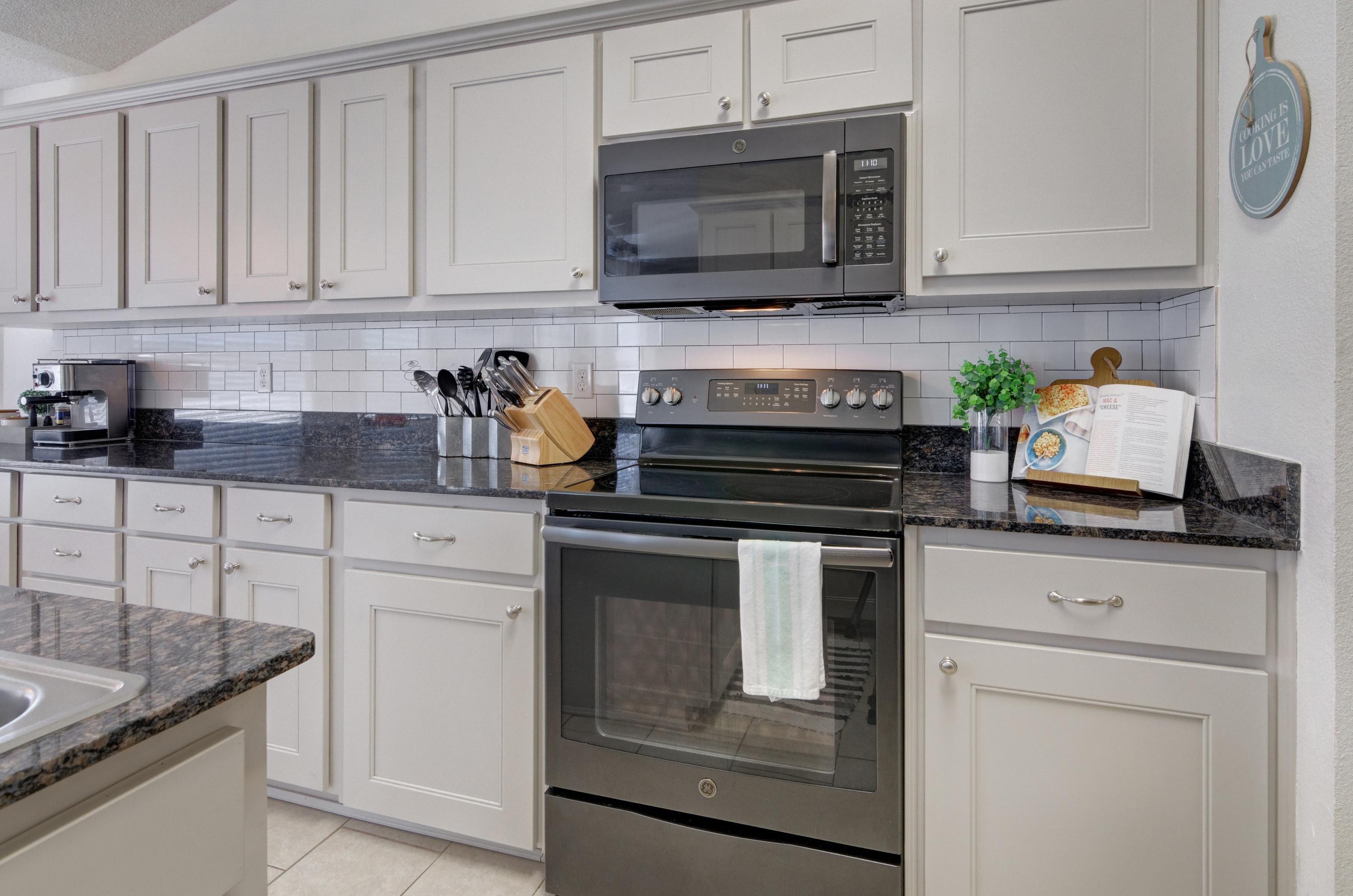 HAMPTON RIDGE ESTATES - Residential