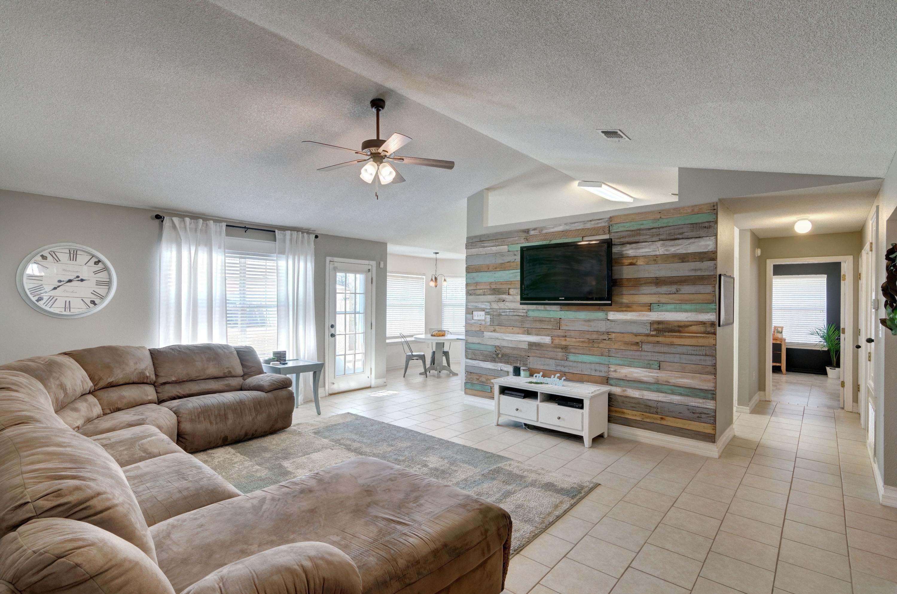 HAMPTON RIDGE ESTATES - Residential