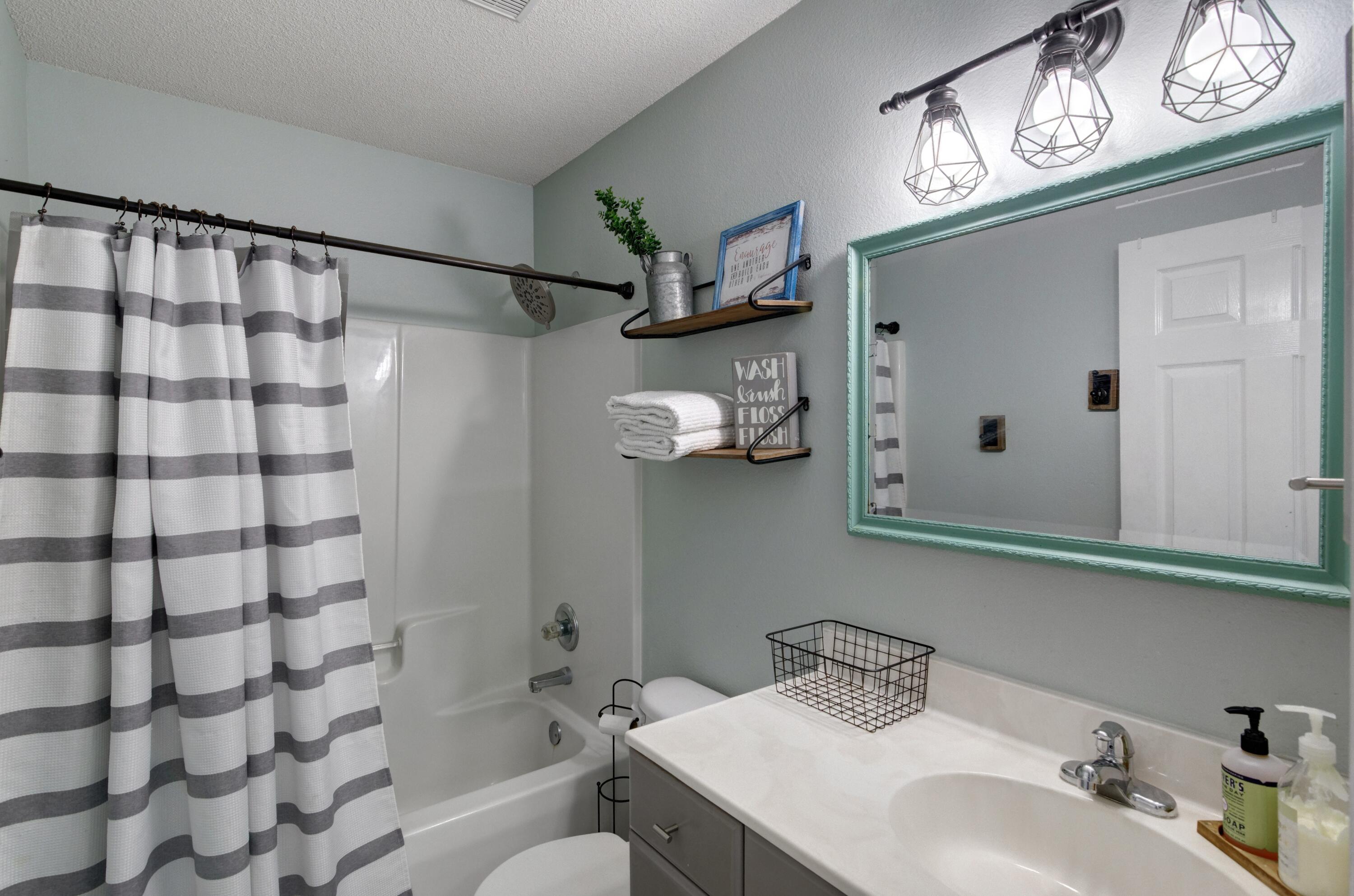 HAMPTON RIDGE ESTATES - Residential