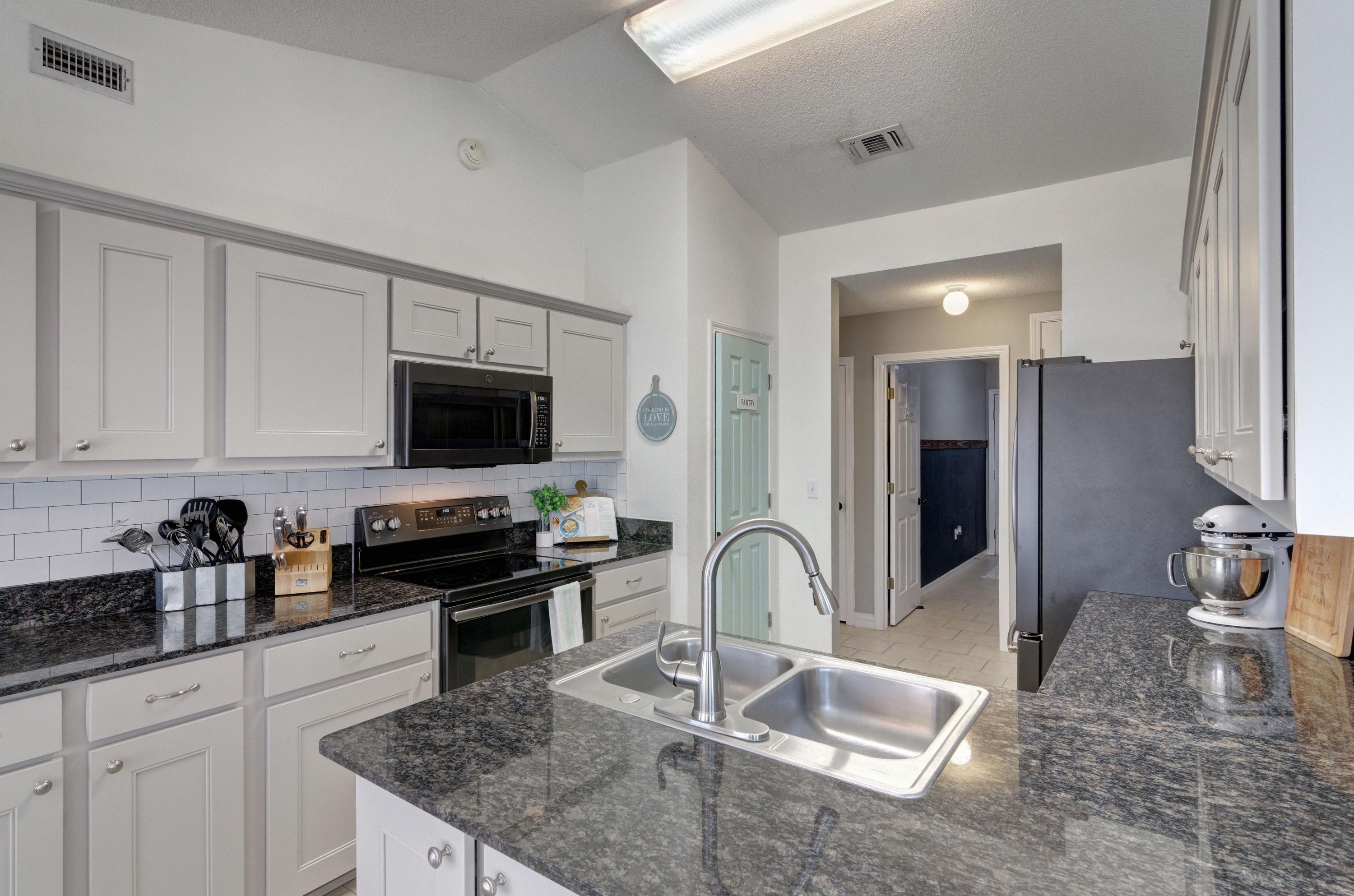 HAMPTON RIDGE ESTATES - Residential