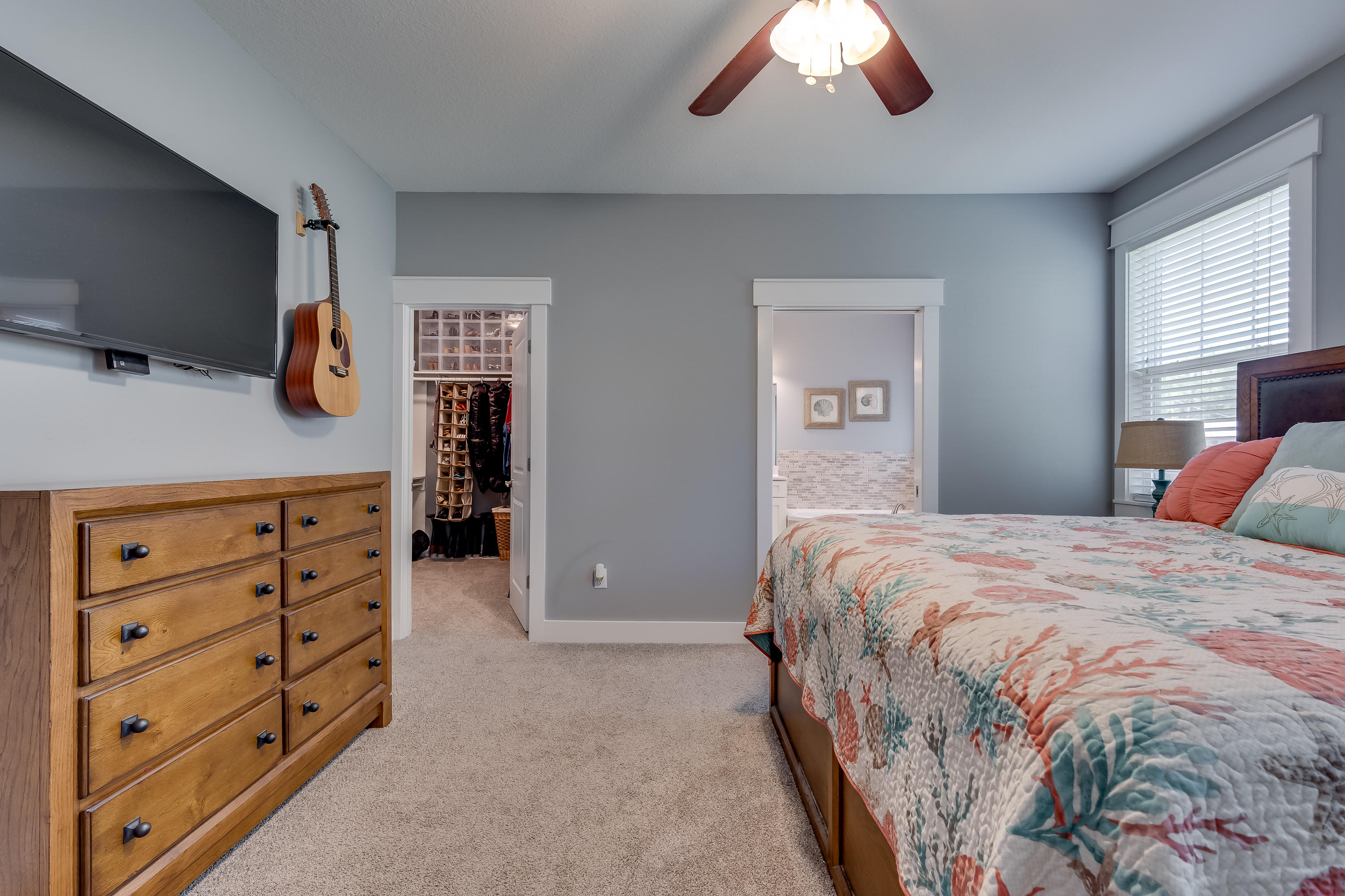PARADISE GROVE - Residential