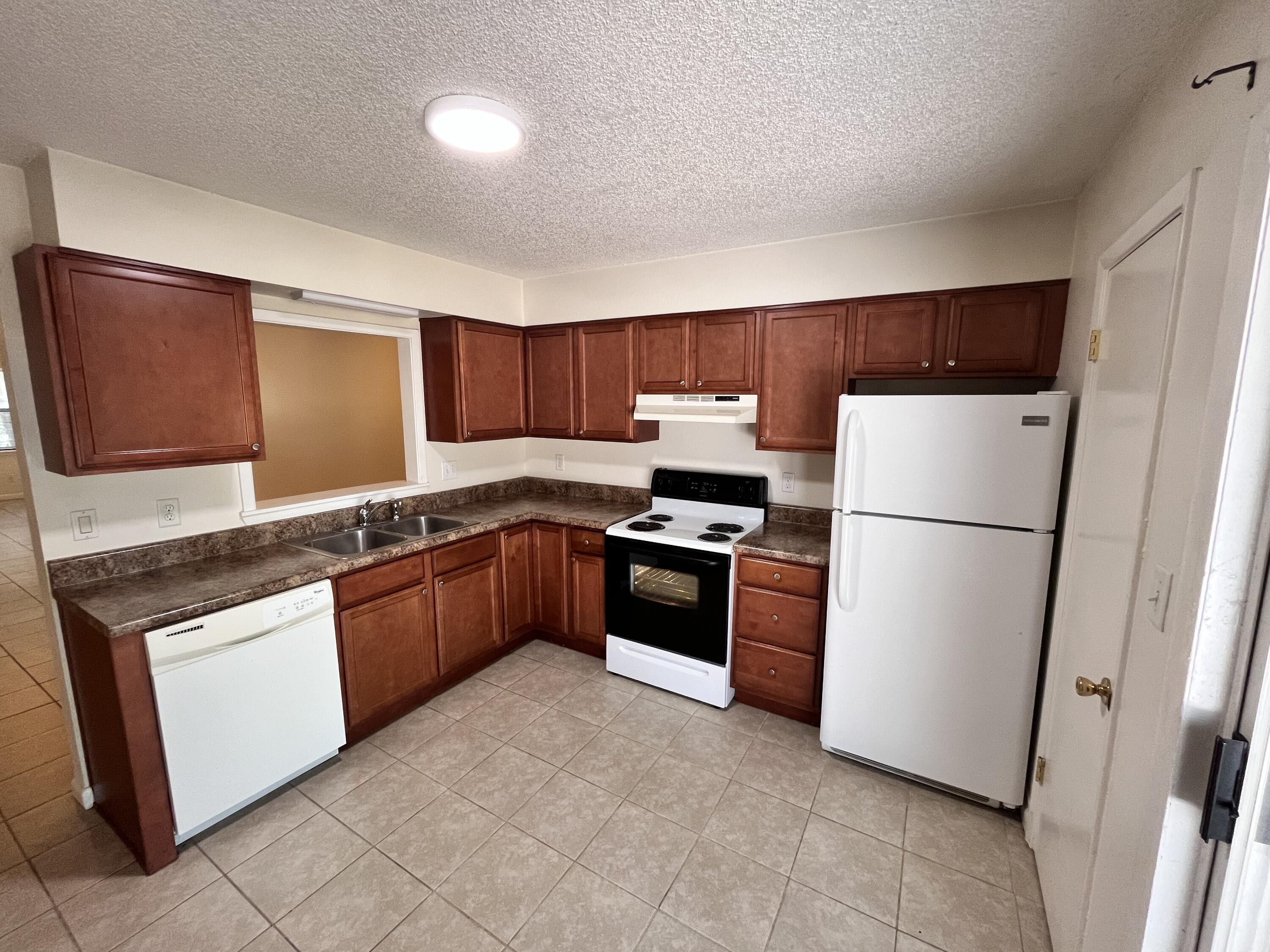 BAY BREEZE PH 2 - Residential Lease