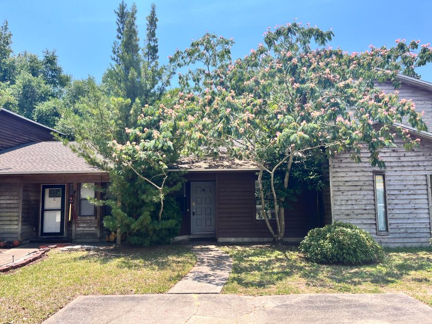 This 2-bedroom Bay Breeze townhome is located conveniently to both bases. Ceramic tile flooring in living area and kitchen. Completely renovated kitchen with newer cabinets and counters, and appliances. Each bedroom has new carpet. Fenced backyard with covered patio and extra open patio space. Pets will be allowed with approval and a $500 non-refundable pet fee.