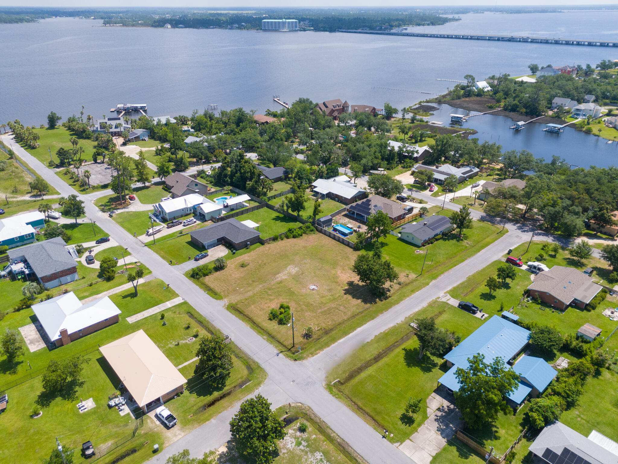 NO RECORDED SUBDIVISION - Land