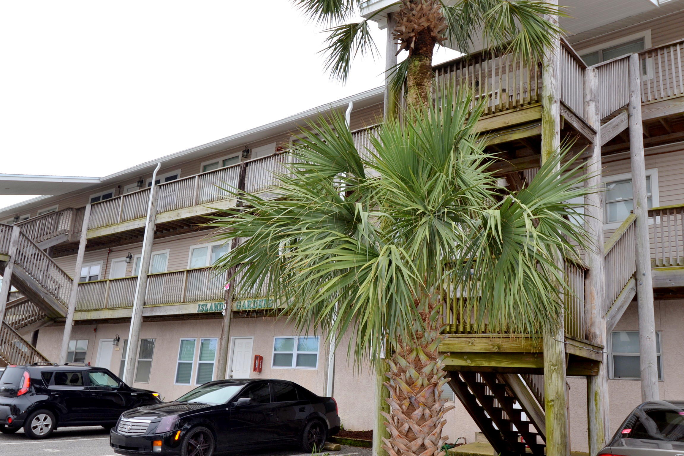 ISLAND GARDENS CONDO - Residential Lease