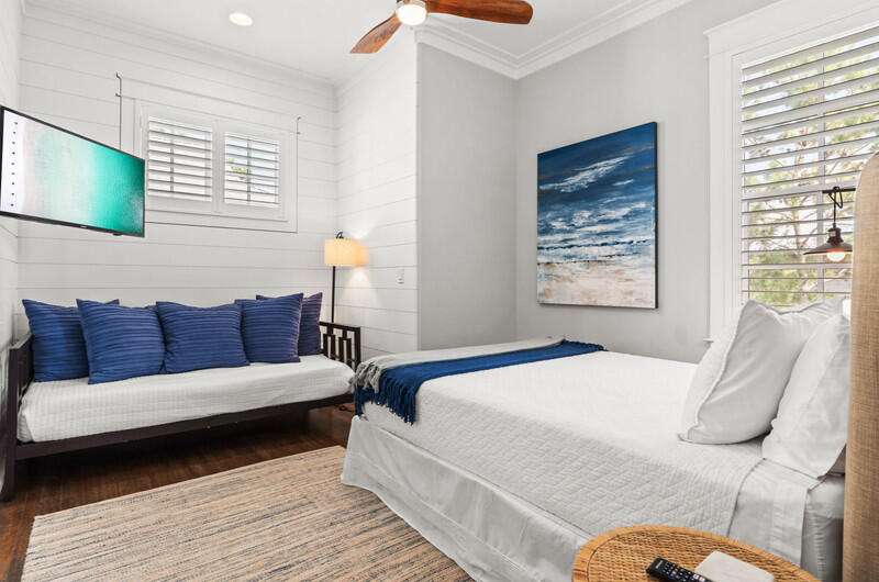LAKESIDE AT BLUE MOUNTAIN BEACH - Residential