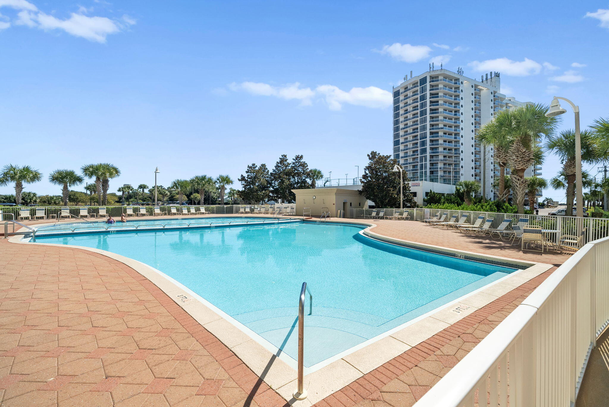 ARIEL DUNES - Residential