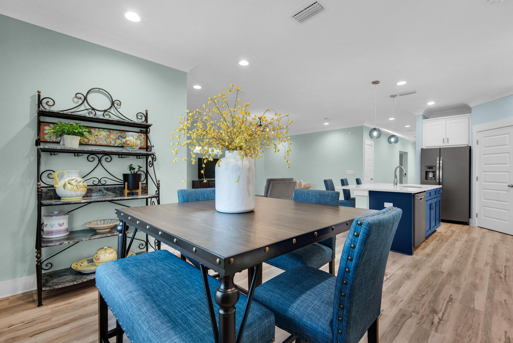 HELMS & ALLEN - Residential