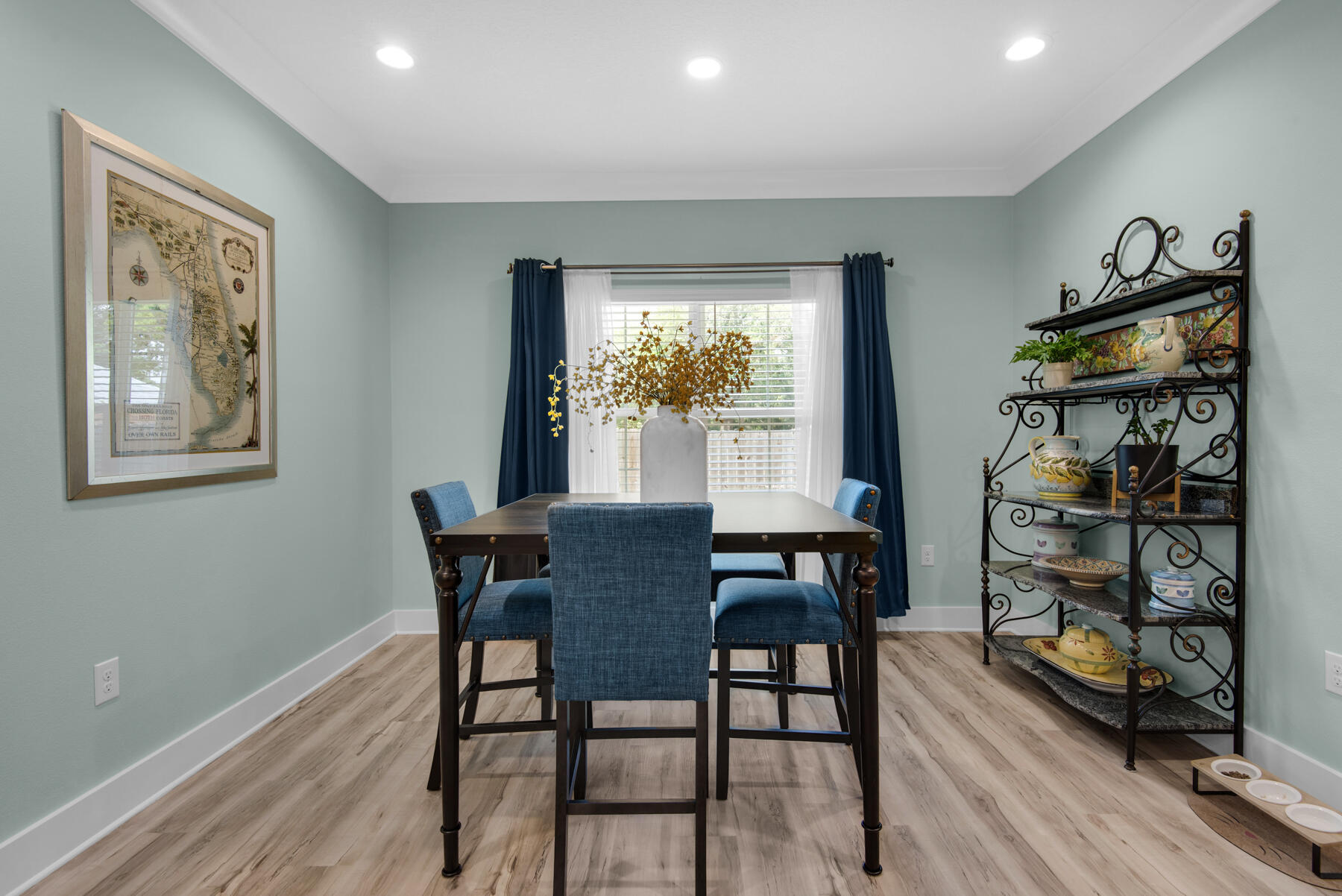 HELMS & ALLEN - Residential