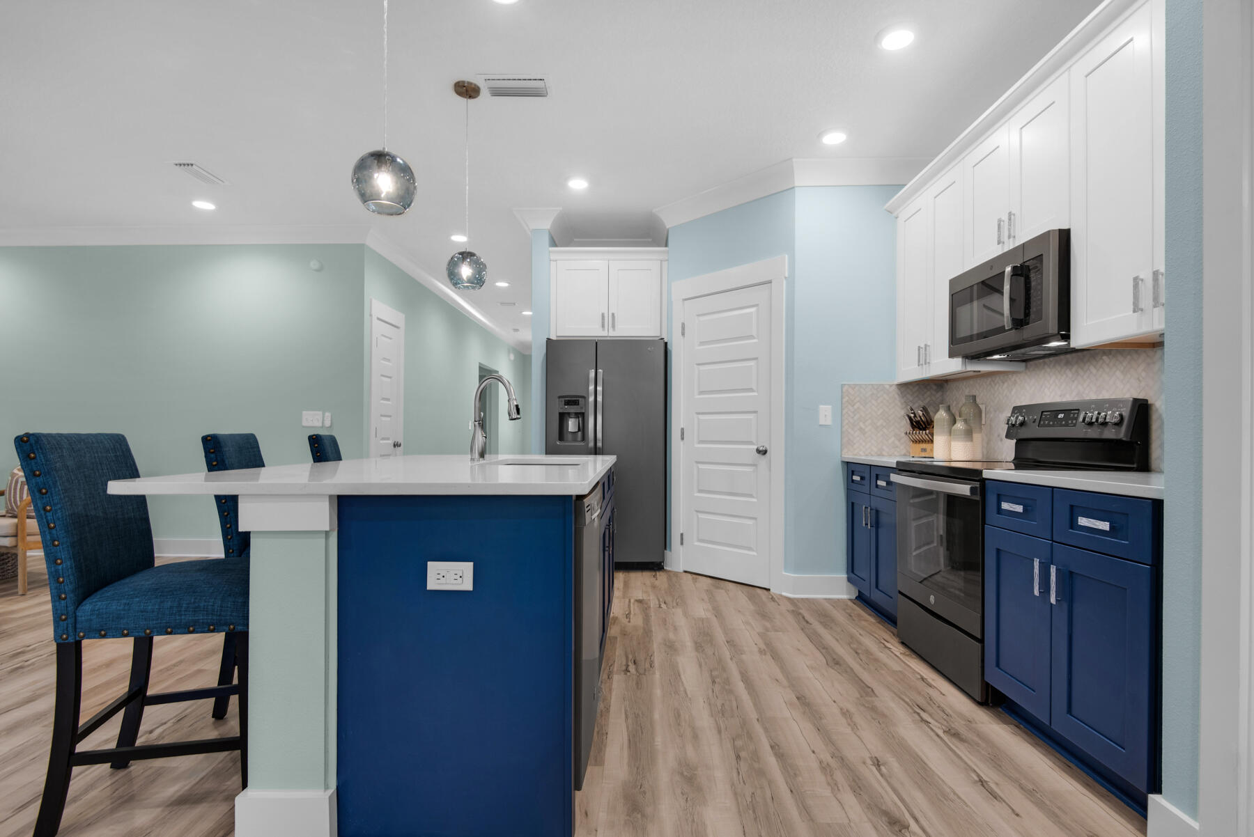 HELMS & ALLEN - Residential