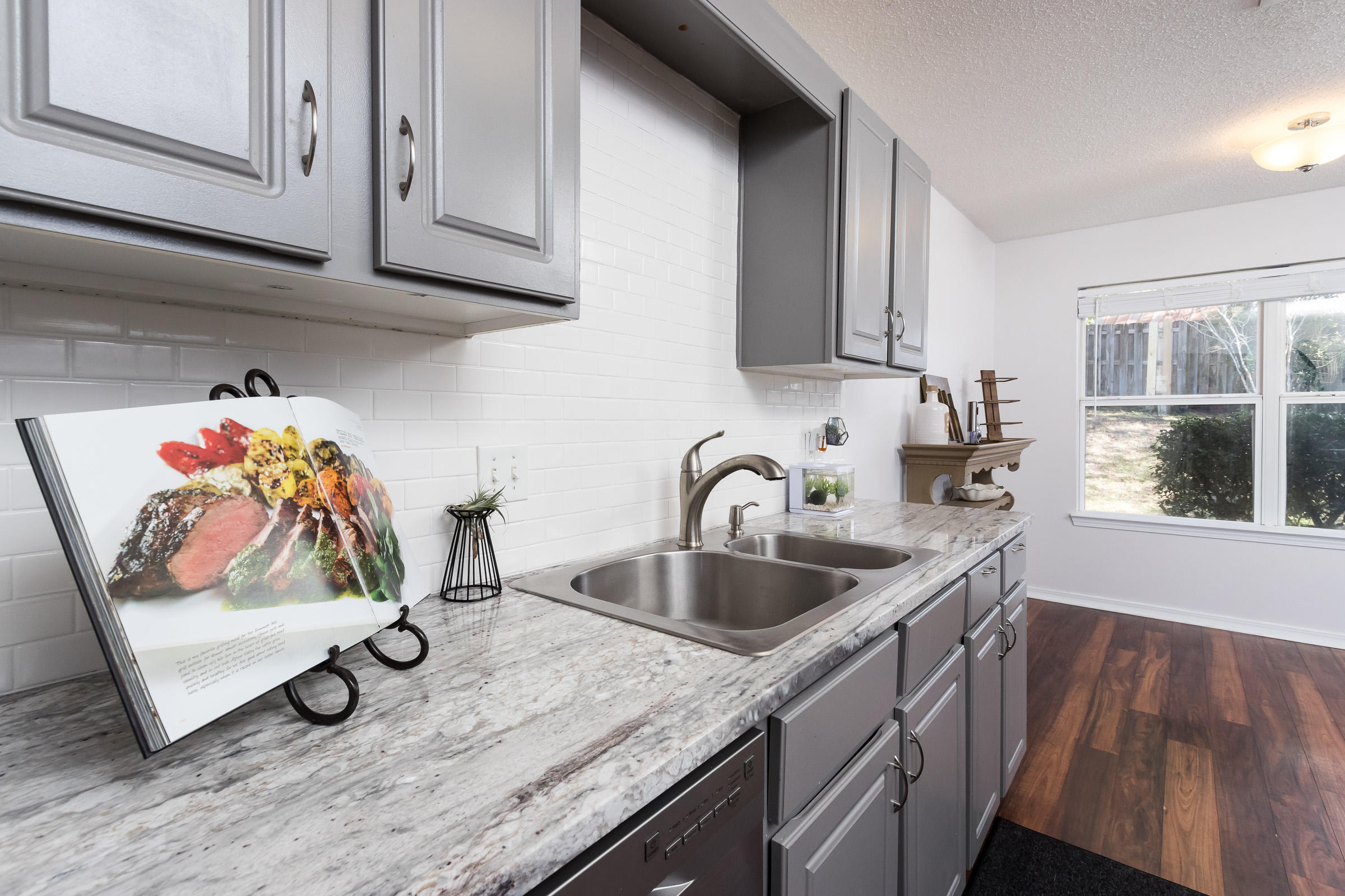 NORTHVIEW EST 7TH ADD - Residential