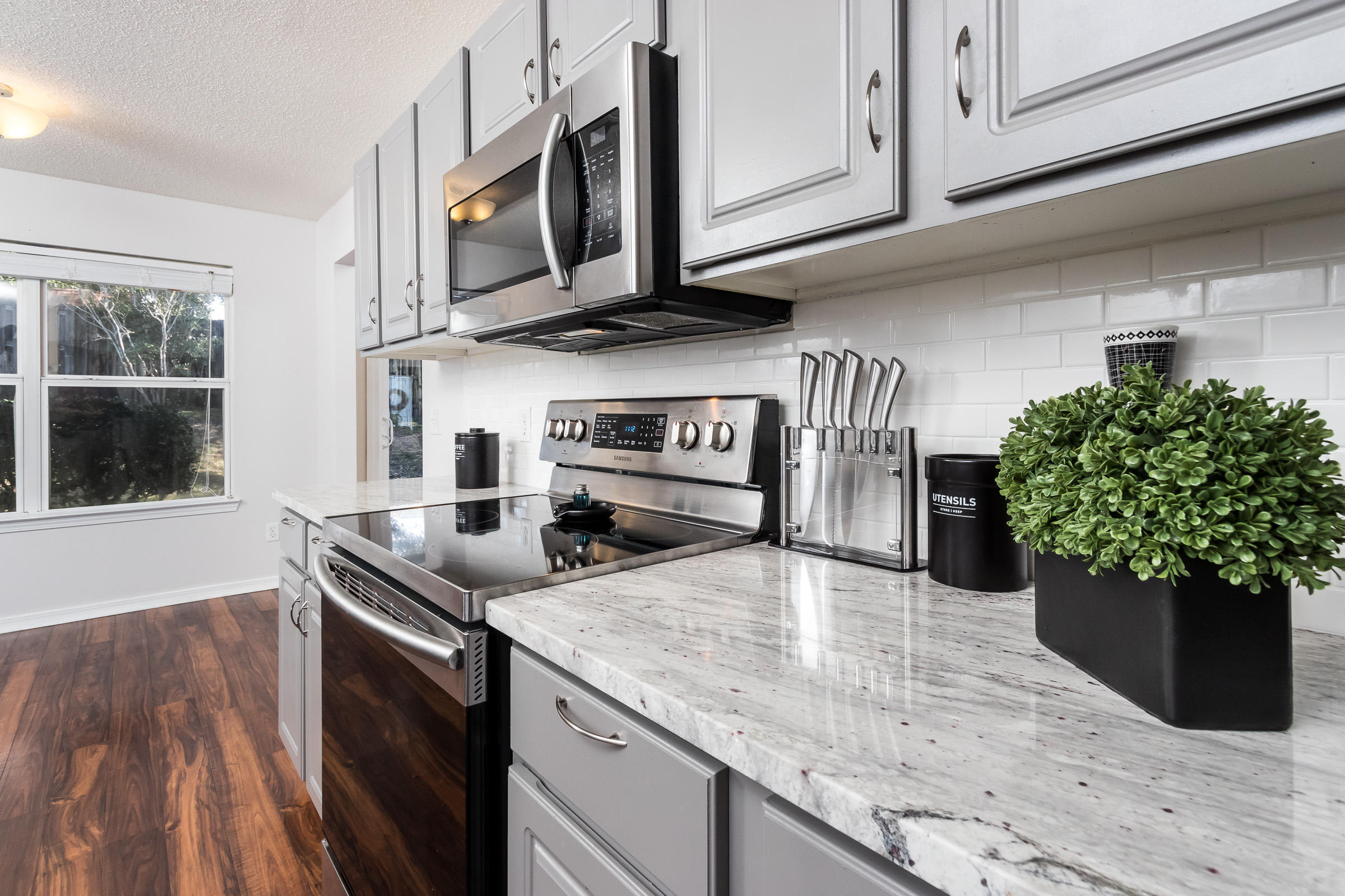 NORTHVIEW EST 7TH ADD - Residential