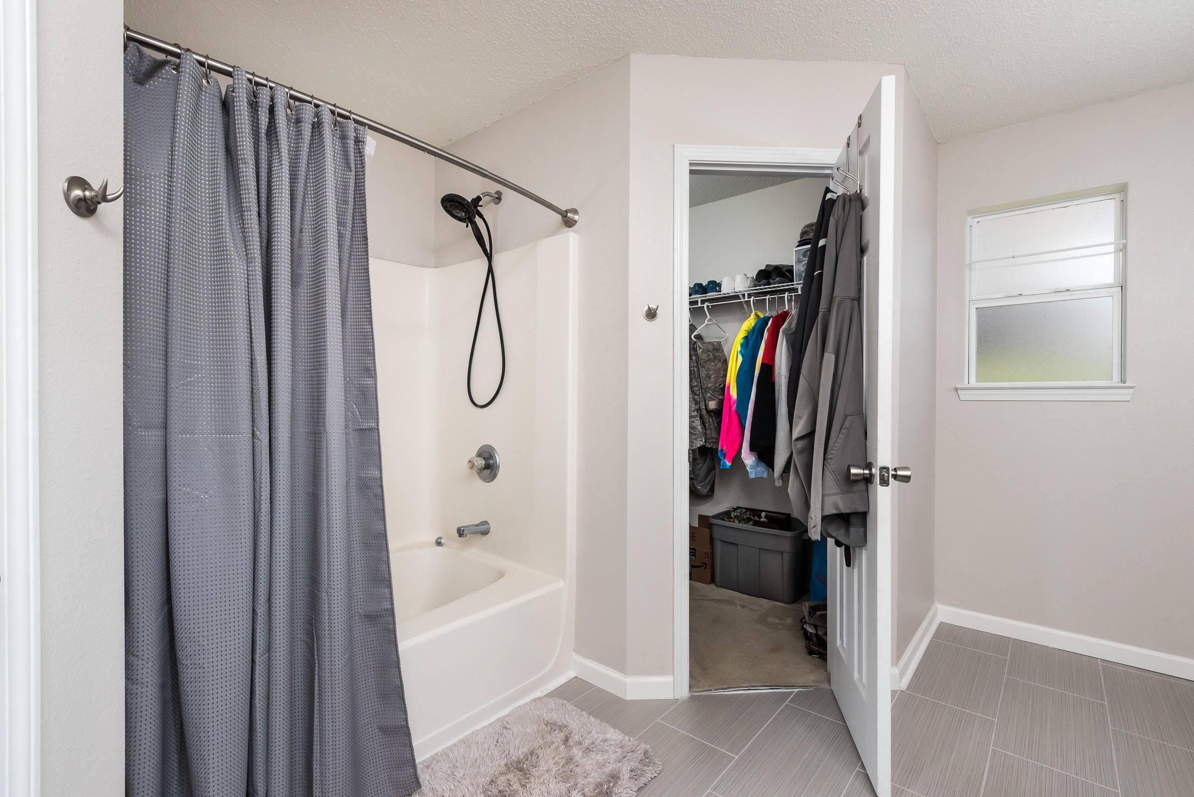 NORTHVIEW EST 7TH ADD - Residential