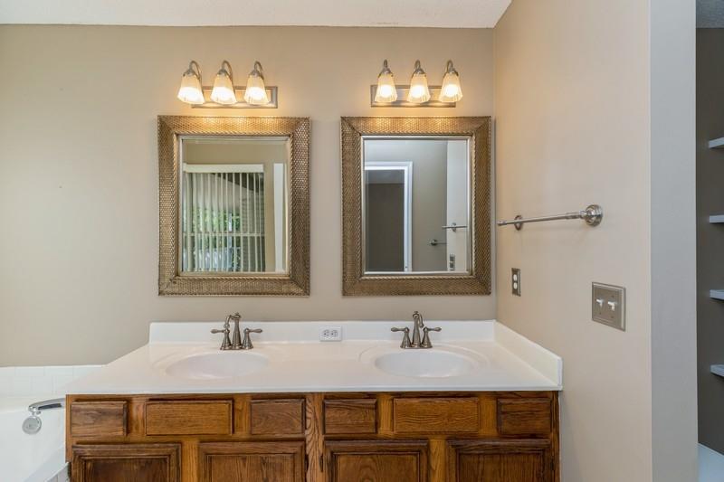 VALPARAISO PINECREST 6 - Residential