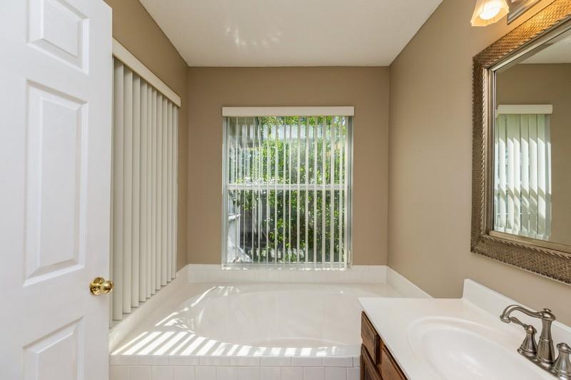 VALPARAISO PINECREST 6 - Residential