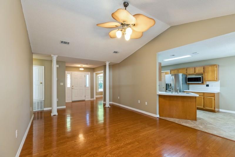 VALPARAISO PINECREST 6 - Residential