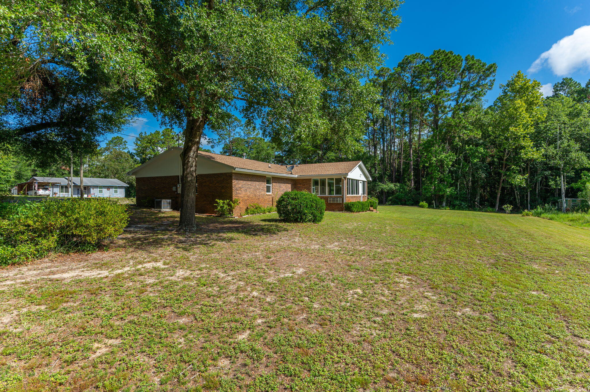 Mc:Laughlin & Harris - Residential