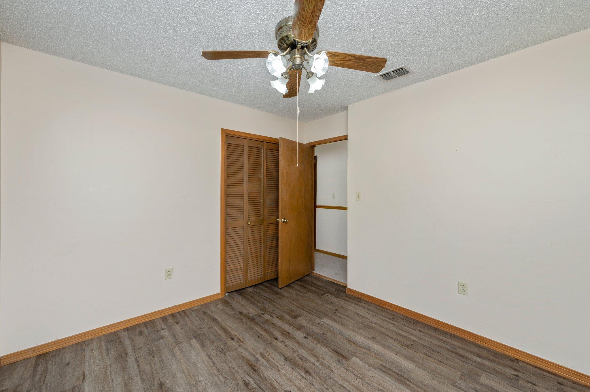 Mc:Laughlin & Harris - Residential