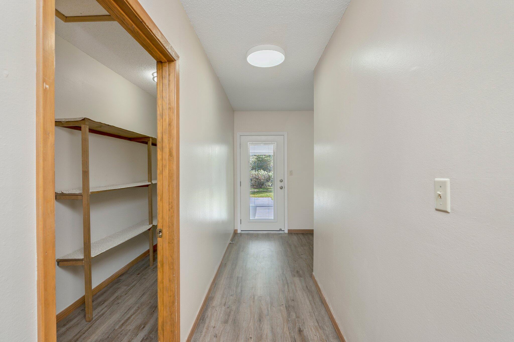 Mc:Laughlin & Harris - Residential