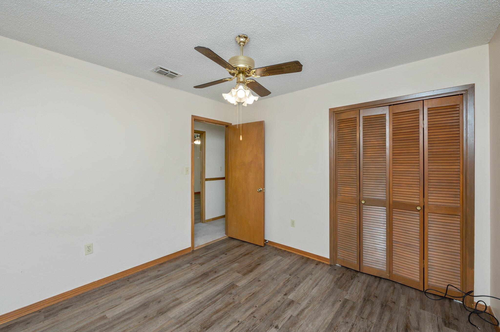 Mc:Laughlin & Harris - Residential