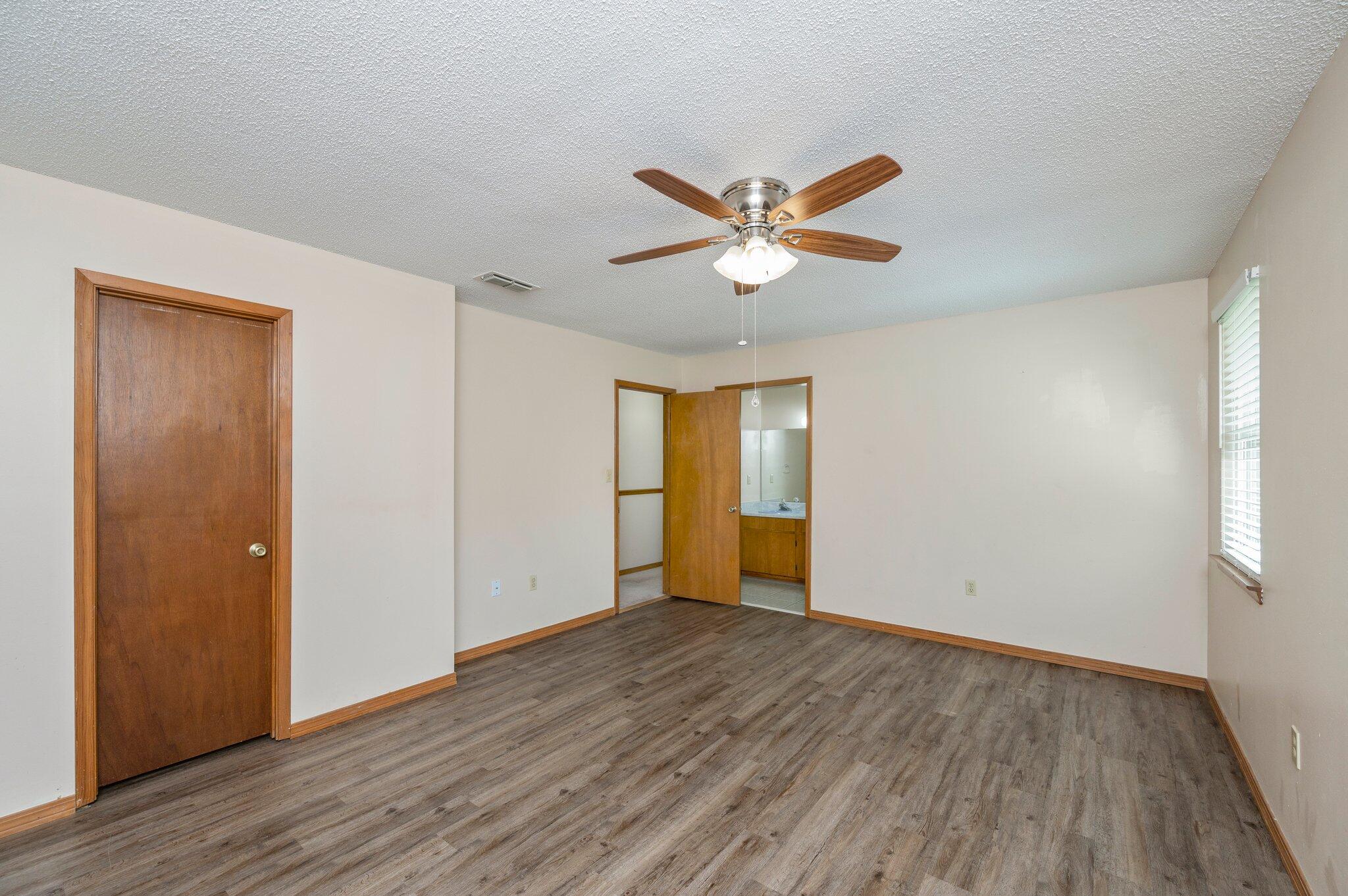 Mc:Laughlin & Harris - Residential