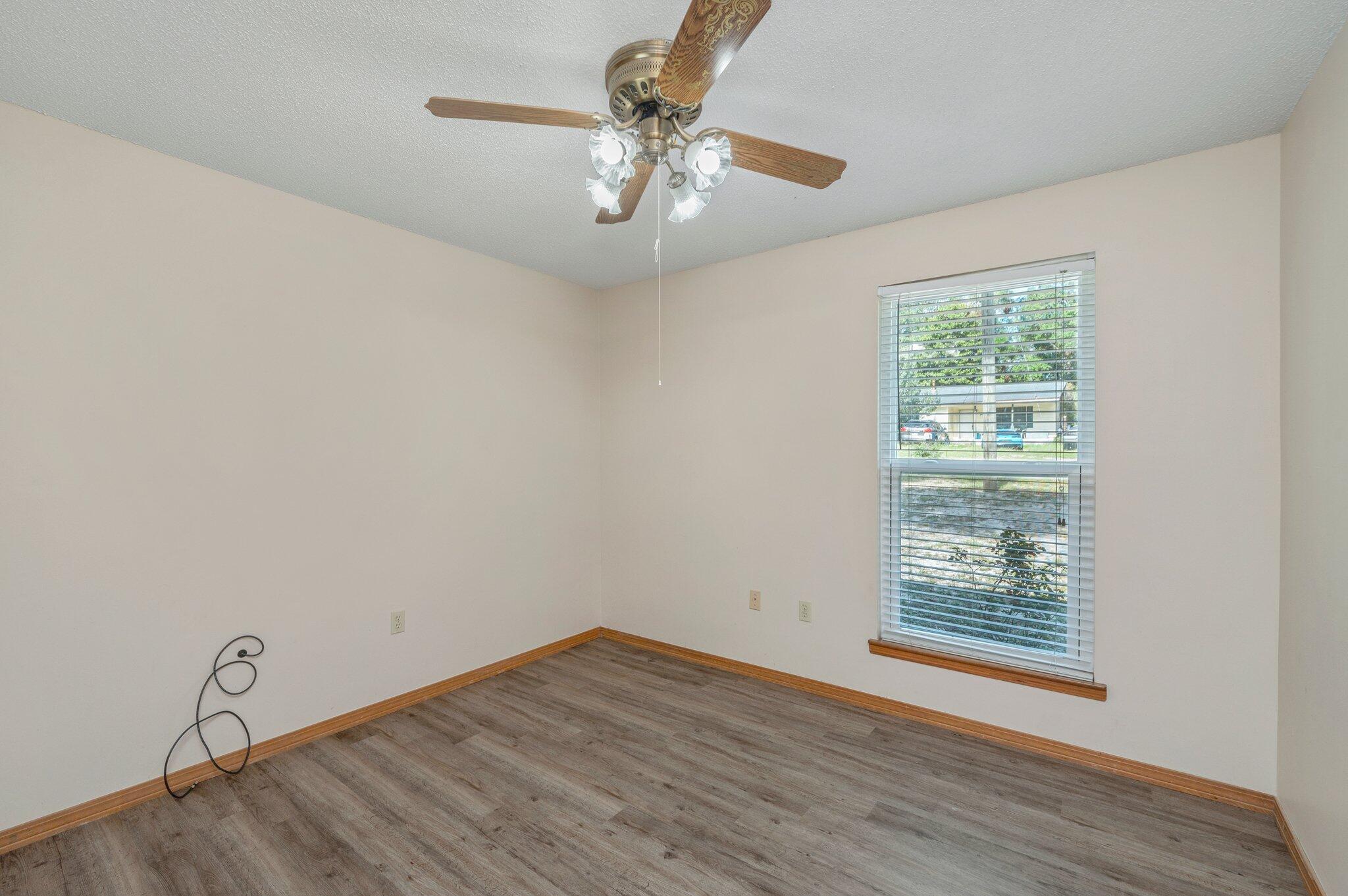 Mc:Laughlin & Harris - Residential