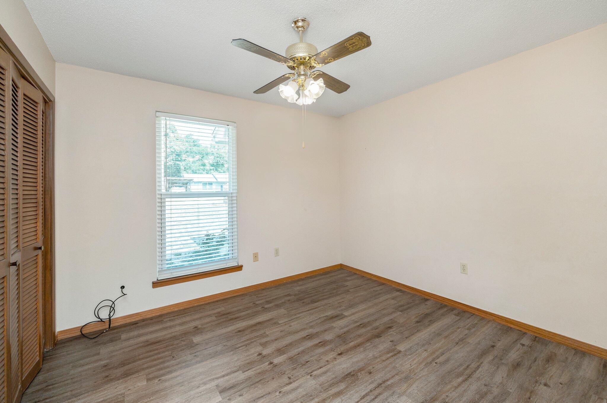 Mc:Laughlin & Harris - Residential