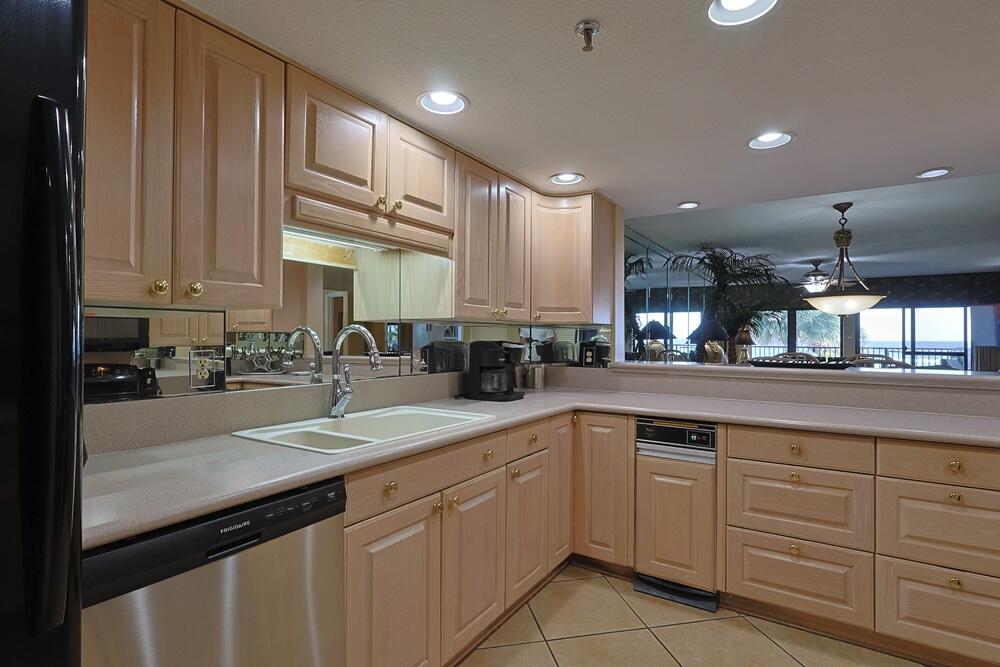 BREAKERS EAST CONDO - Residential