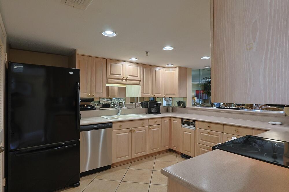 BREAKERS EAST CONDO - Residential