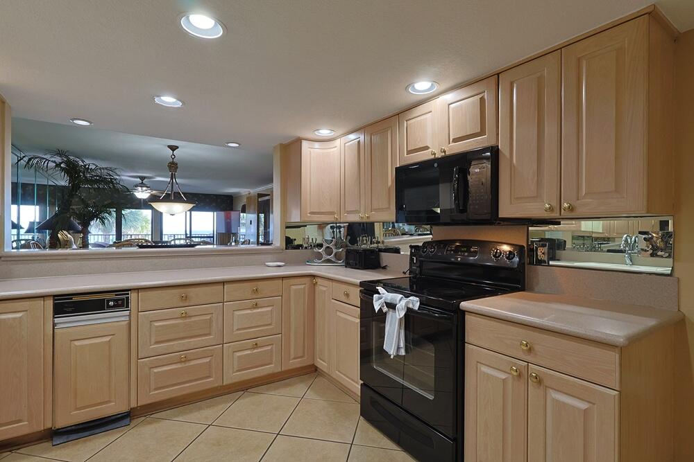 BREAKERS EAST CONDO - Residential